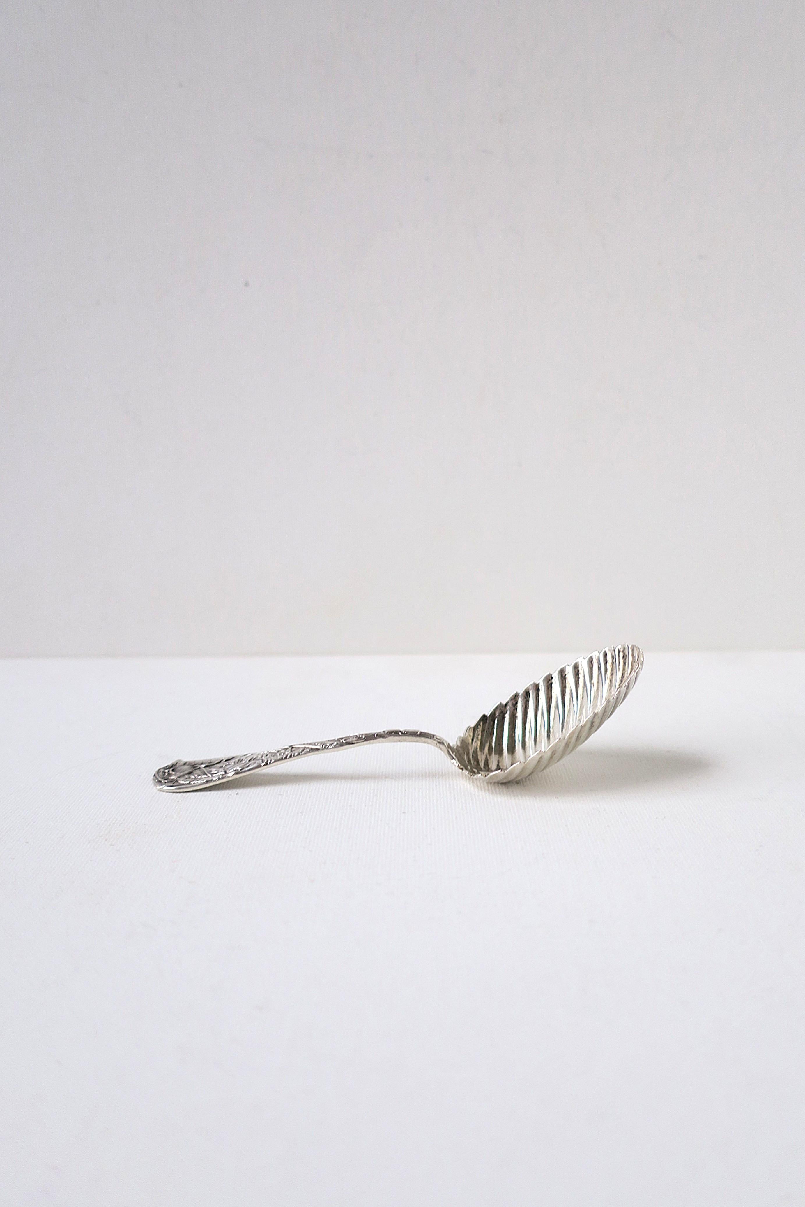 Cucchiaio in argento sterling in vendita 1