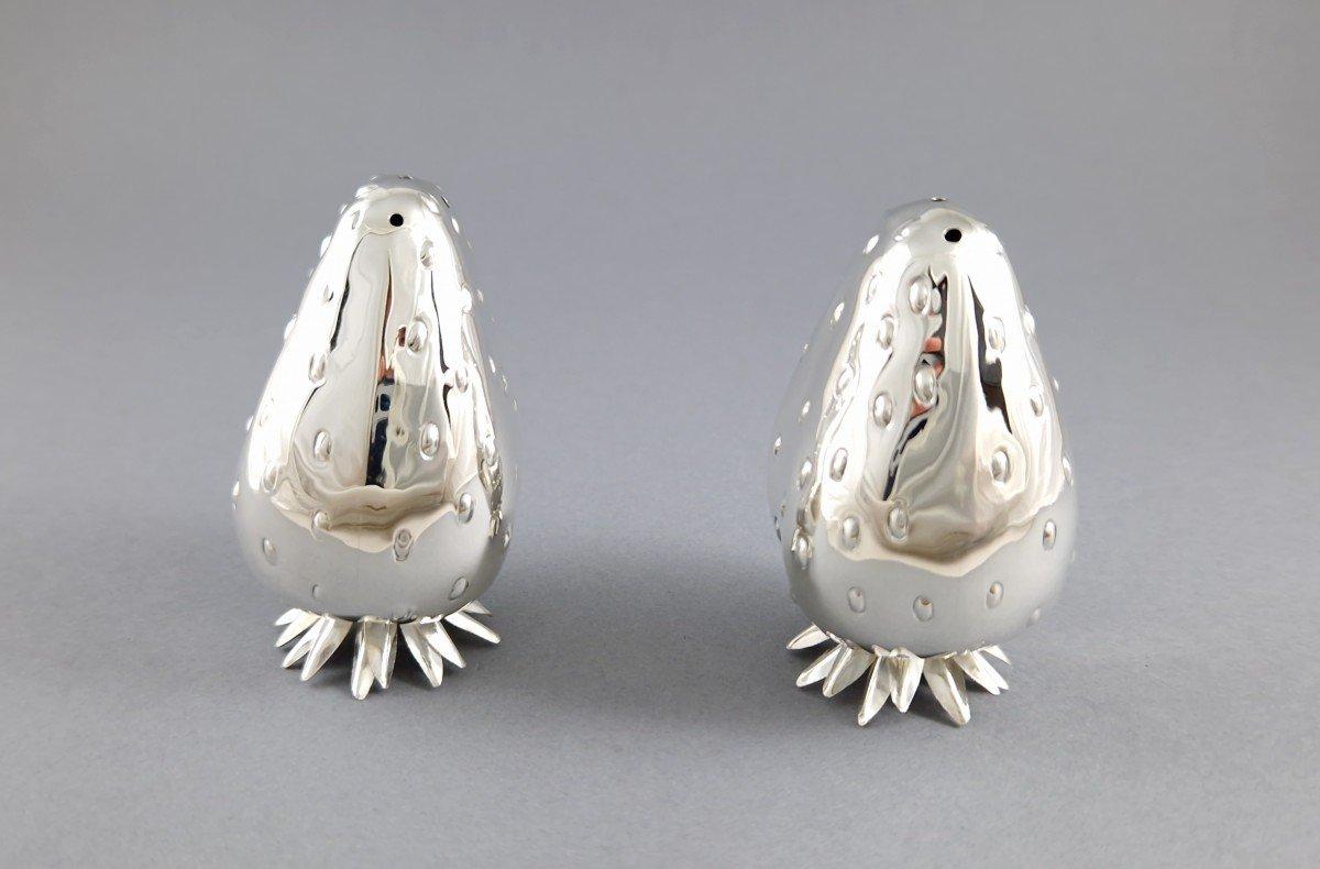 Sterling Silver Strawberry Salt And Pepper Shakers In Excellent Condition For Sale In Saint-Ouen, FR