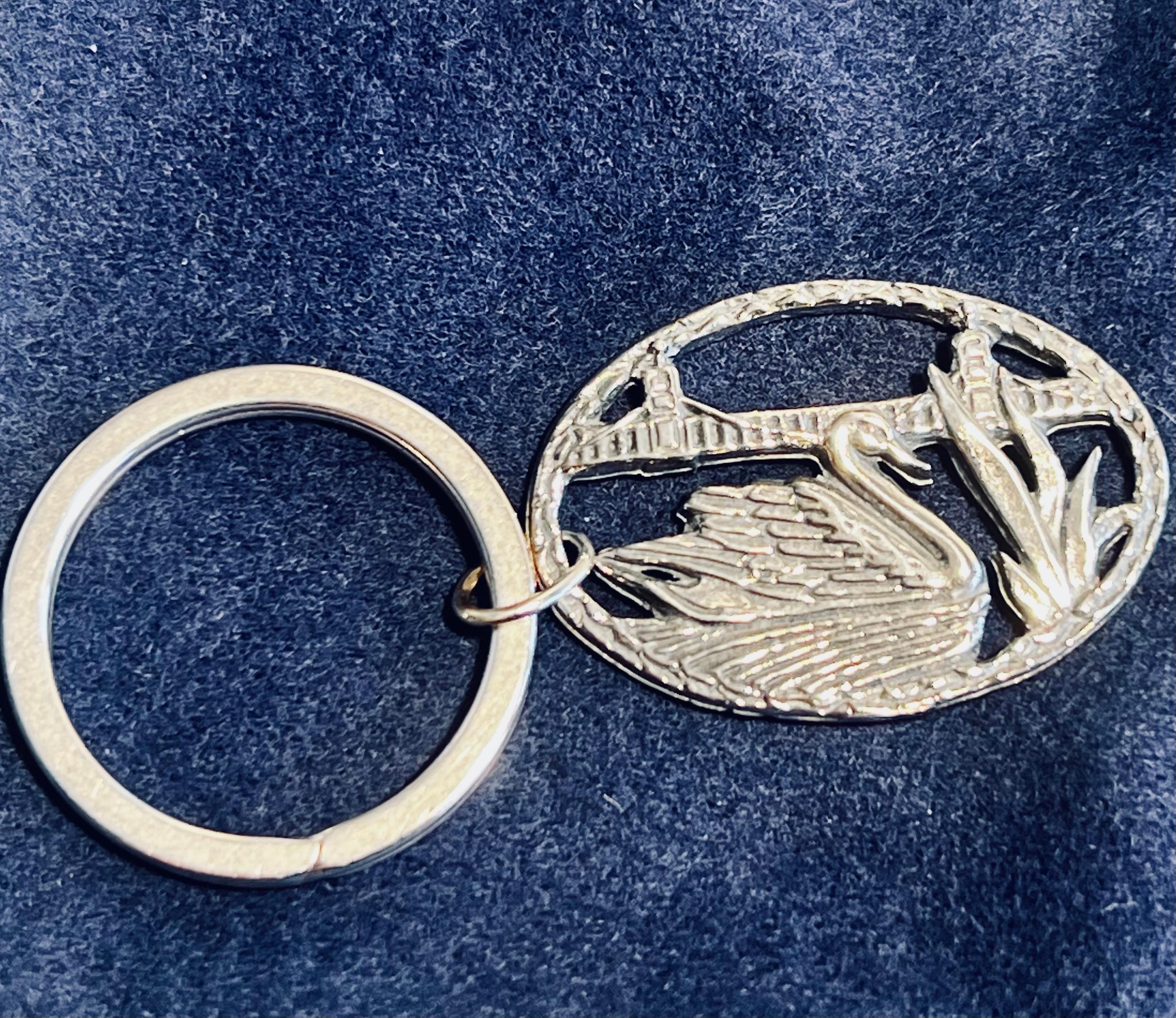Portachiavi a forma di barca del cigno in argento massiccio di Shreve, Crump & Low, Boston, dal 1796 in vendita 4