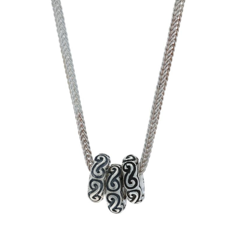 Contenu métallique : Argent sterling

Style de chaîne : Queue de renard
Style du collier : Chaîne
Type de fermeture : Fermoir à bascule

Mesures

Point 1 : Pendentif
Hauteur (à partir de l'attache fixe) : 19/32