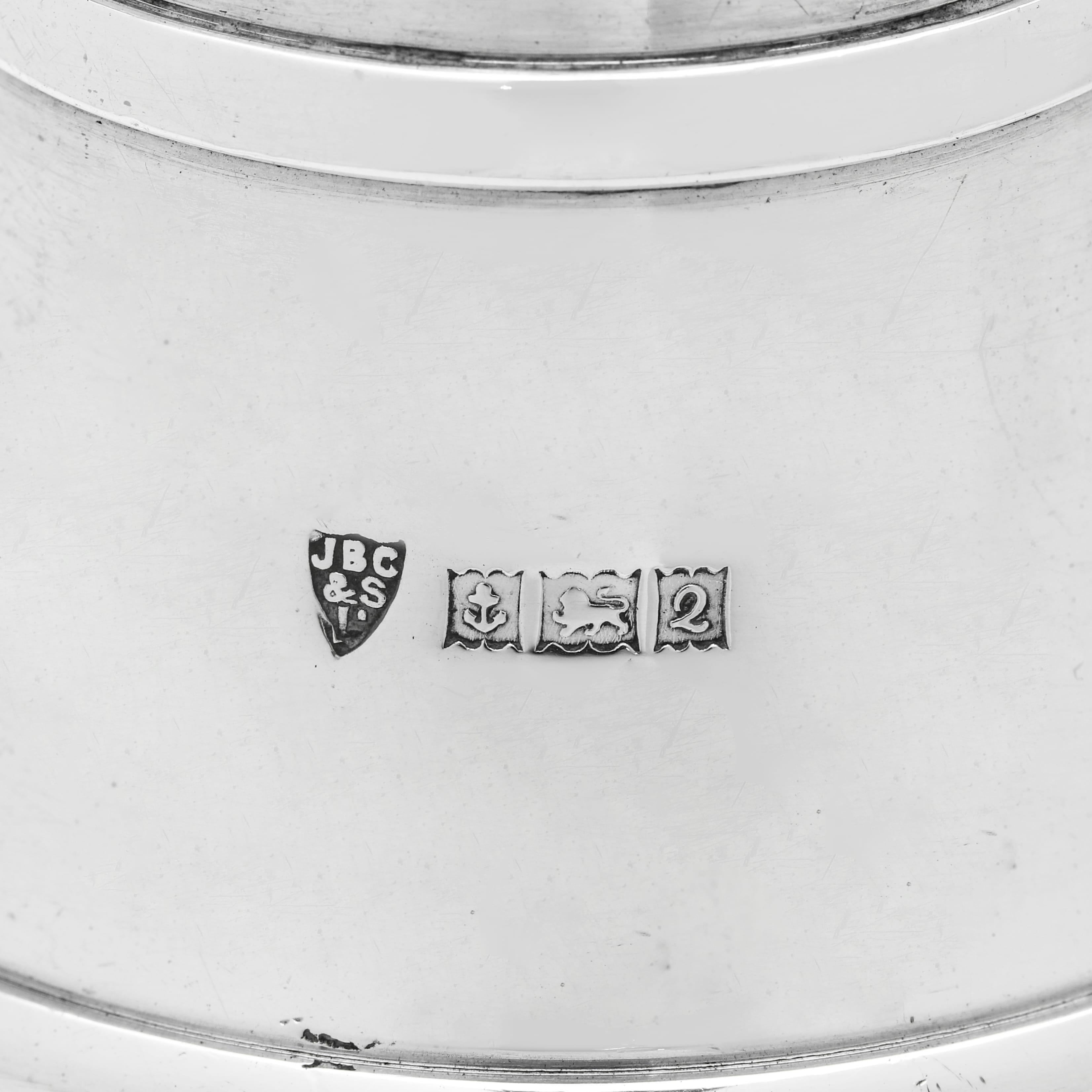Cloche de table en argent sterling fabriquée à Birmingham en 1965 Bon état - En vente à London, London