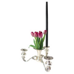 Candelabro de mesa de plata de ley con jarrón