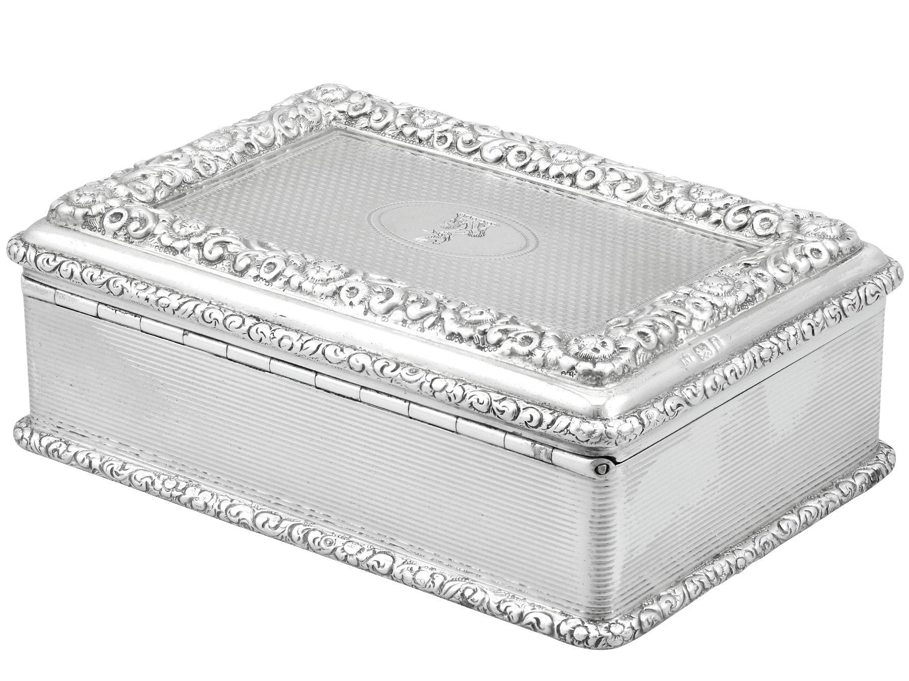 Sterling Silver Table Snuff Box, Antique George V In Excellent Condition For Sale In Jesmond, Newcastle Upon Tyne