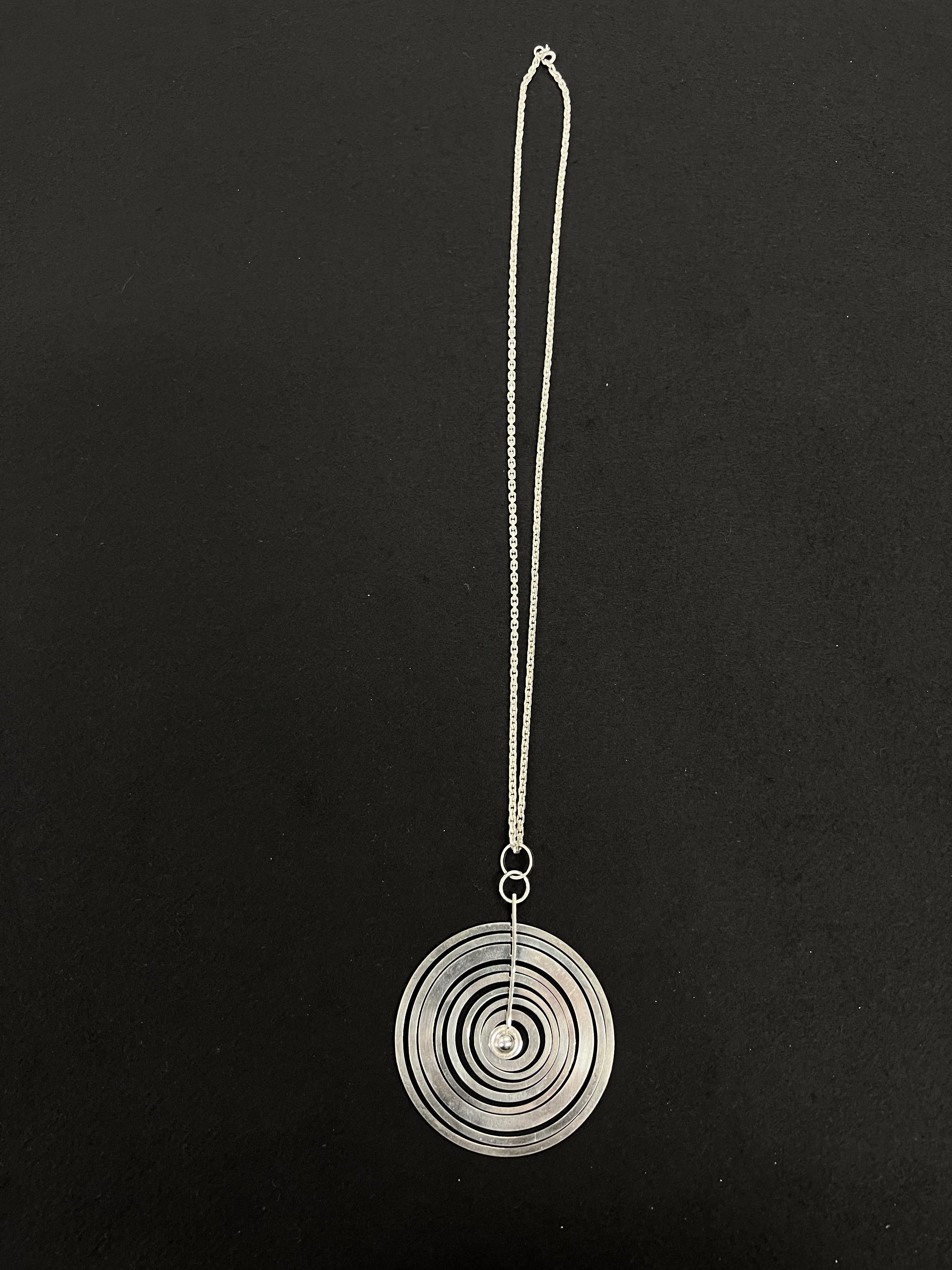 Pendentif en argent sterling Tapio Wirkkala Hopeakuu Le collier de lune en argent 1971 en vente 2