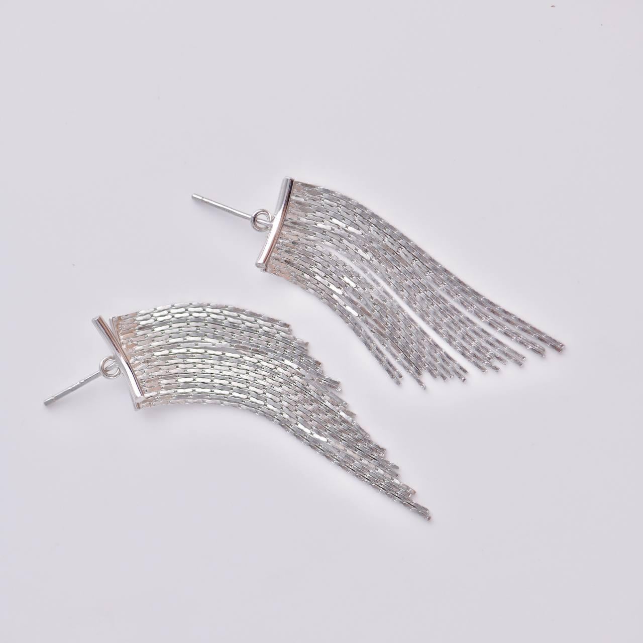 SKU: FT-0020
Material: 18K Gold Silver-Plated 925 Sterling Silver
Length: Approx. 4.3cm
