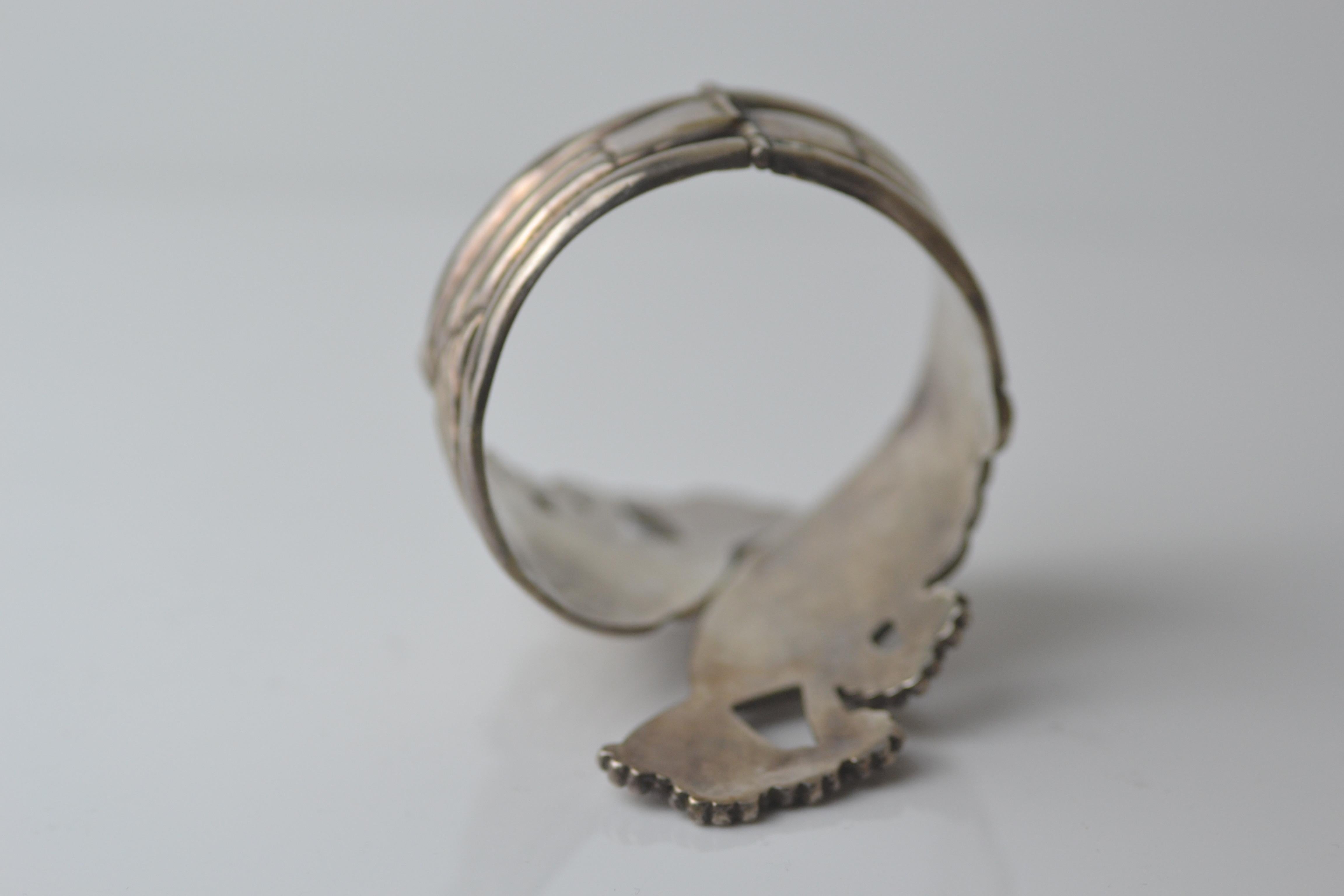 Sterling silver TAXCO Bernice Goodspeed repousse clamper/bypass bracelet vintage For Sale 3