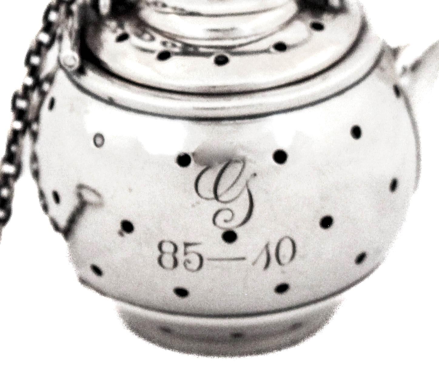 Bola de té de plata de ley Fines del siglo XIX en venta