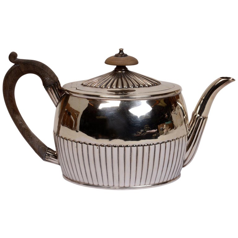 Sterling Silver Tea Pot by William Plummer, London, circa 1797 For Sale