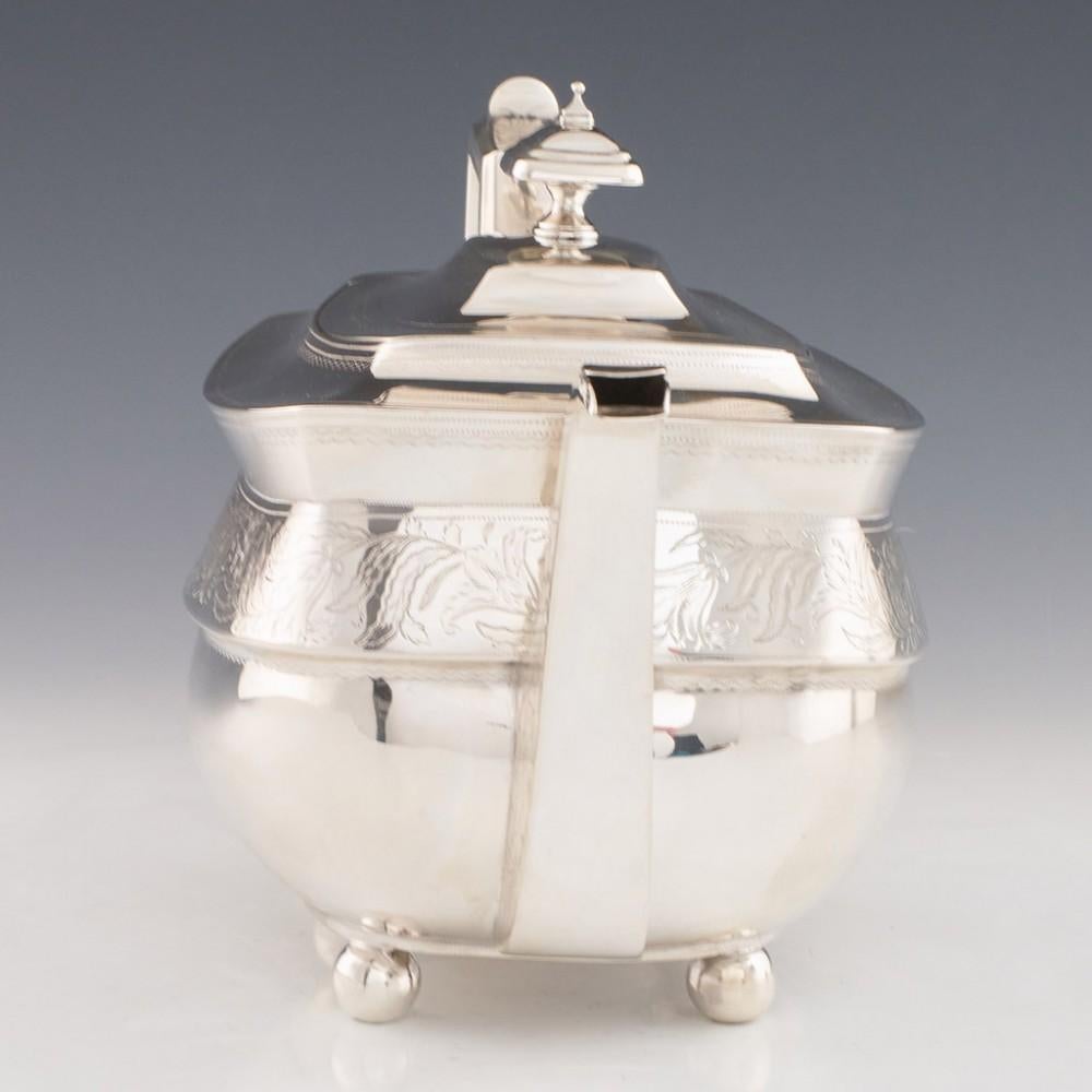 Sterling Silver Tea Set Edinburgh, 1810 In Good Condition For Sale In Tunbridge Wells, GB