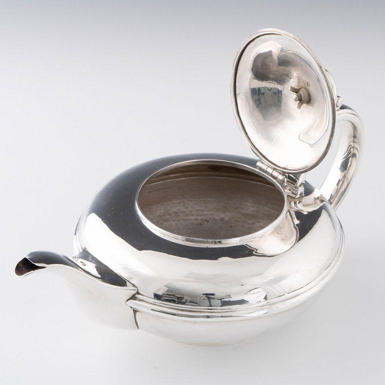 Tetera y jarra de crema de plata de ley Londres 1839 Británico en venta