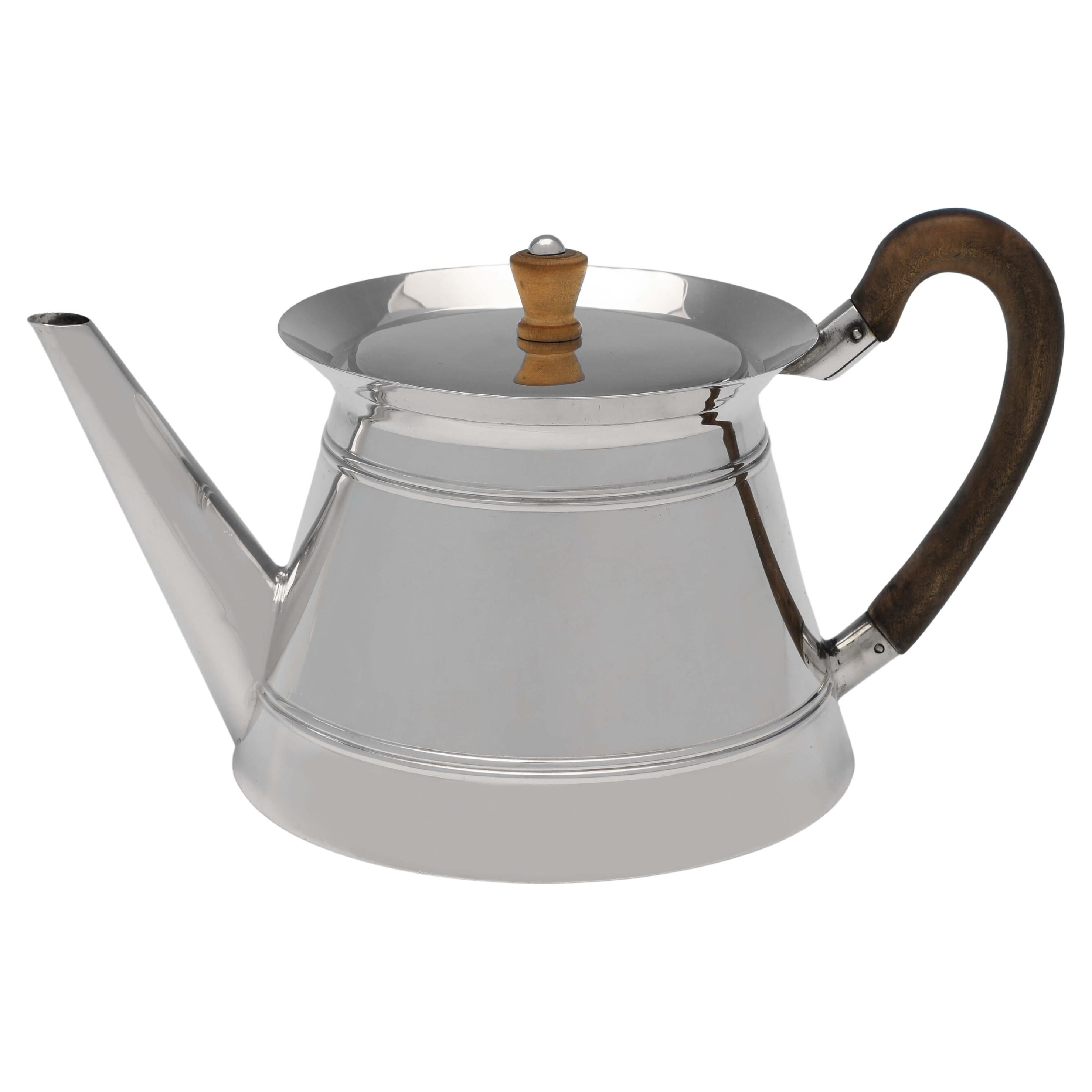 George V Antique English Sterling Silver Teapot, Birmingham 1913 Haseler Bros For Sale