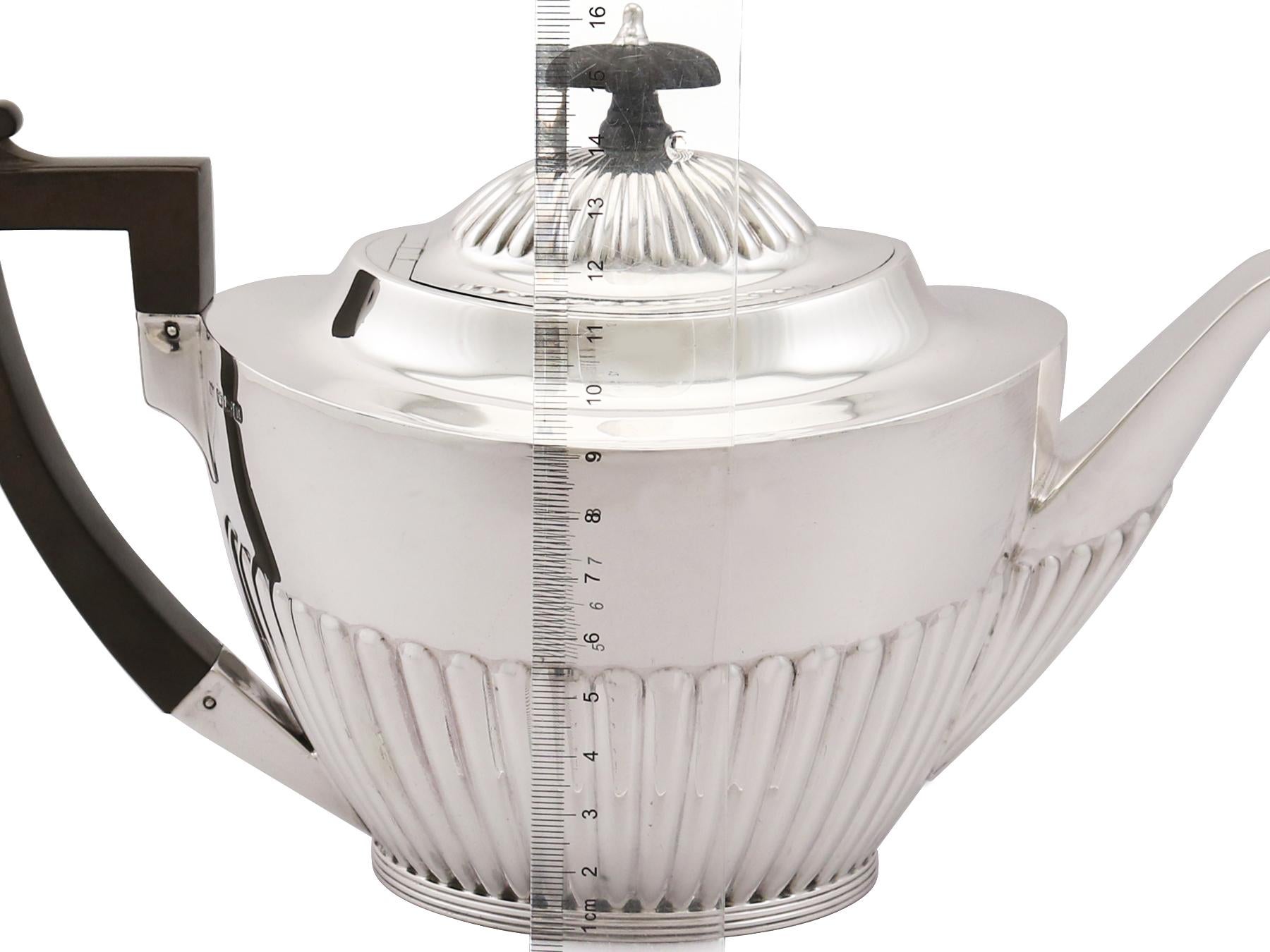 Antique Sterling Silver Three Piece Tea Service In Excellent Condition In Jesmond, Newcastle Upon Tyne