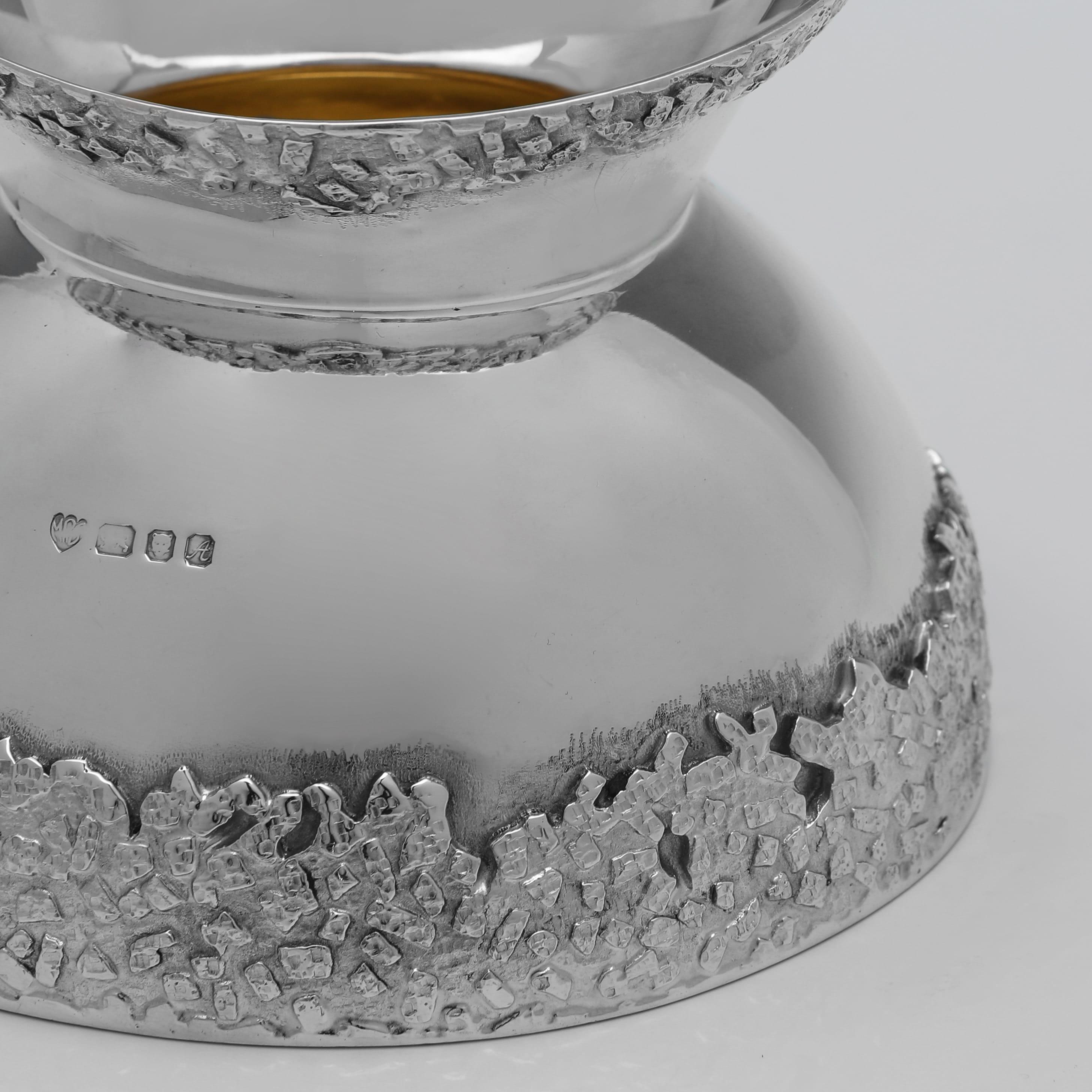 Fin du 20e siècle Service à thé trois pièces en argent sterling par Michael Benstead, Londres, 1975 en vente