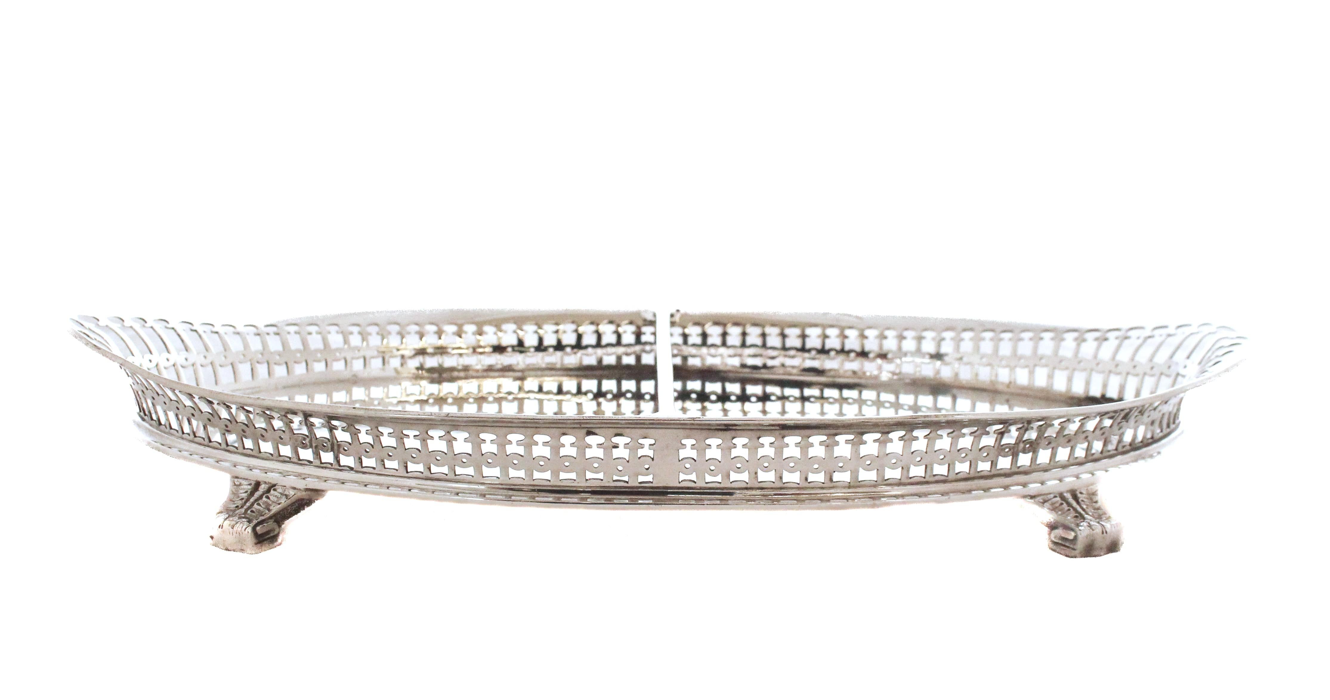 Sterling Silver Tiffany & CO Sectional Dish In Excellent Condition For Sale In Brooklyn, NY