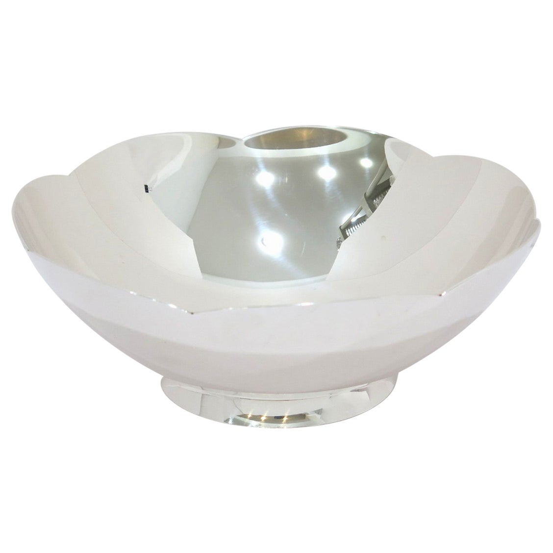 Sterling Silver Tiffany 
Co. Vintage Flower-Shaped Footed Serving Bowl For Sale