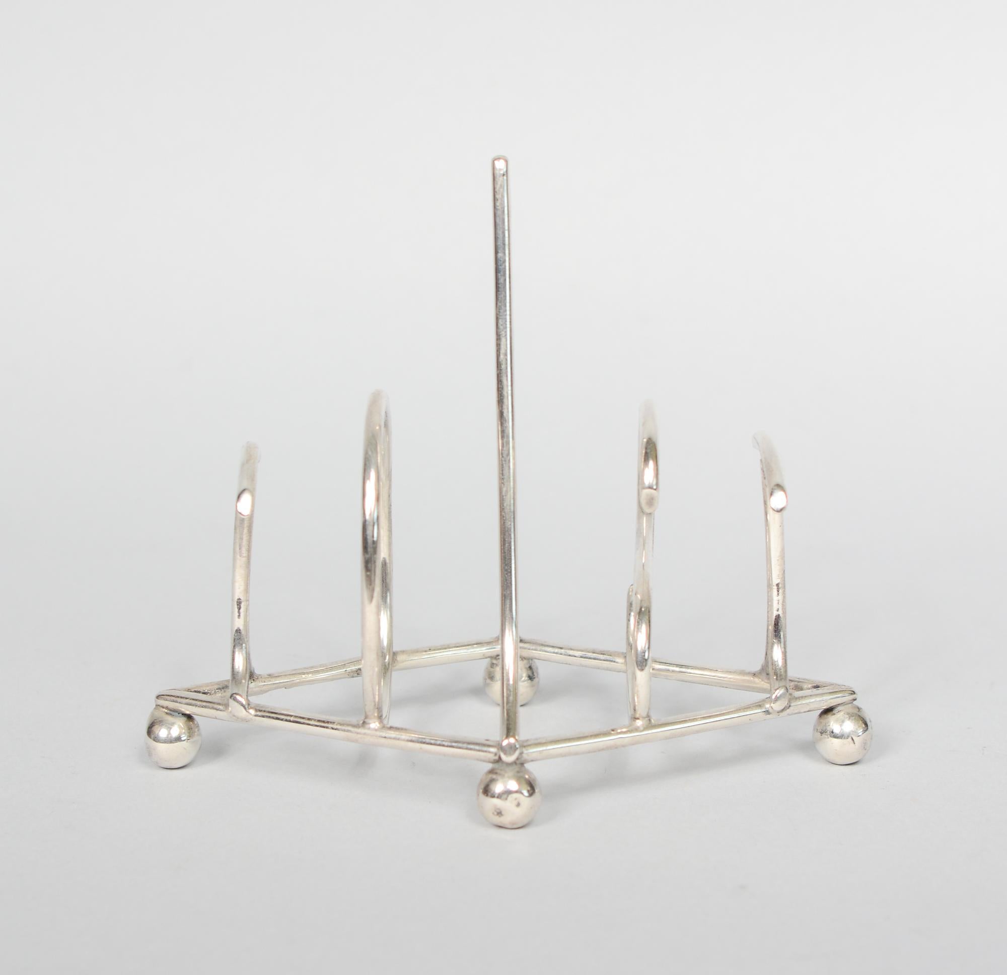 Victorien Porte-toast en argent sterling par Heath & Middleton en vente