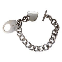 Bracciale con maglie a forma di cuore e chiusura a T in argento sterling*