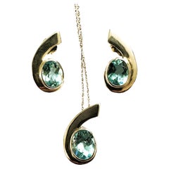 A Silver Topaz Necklace & Earrings Set 19 Inches (collier et boucles d'oreilles en argent)