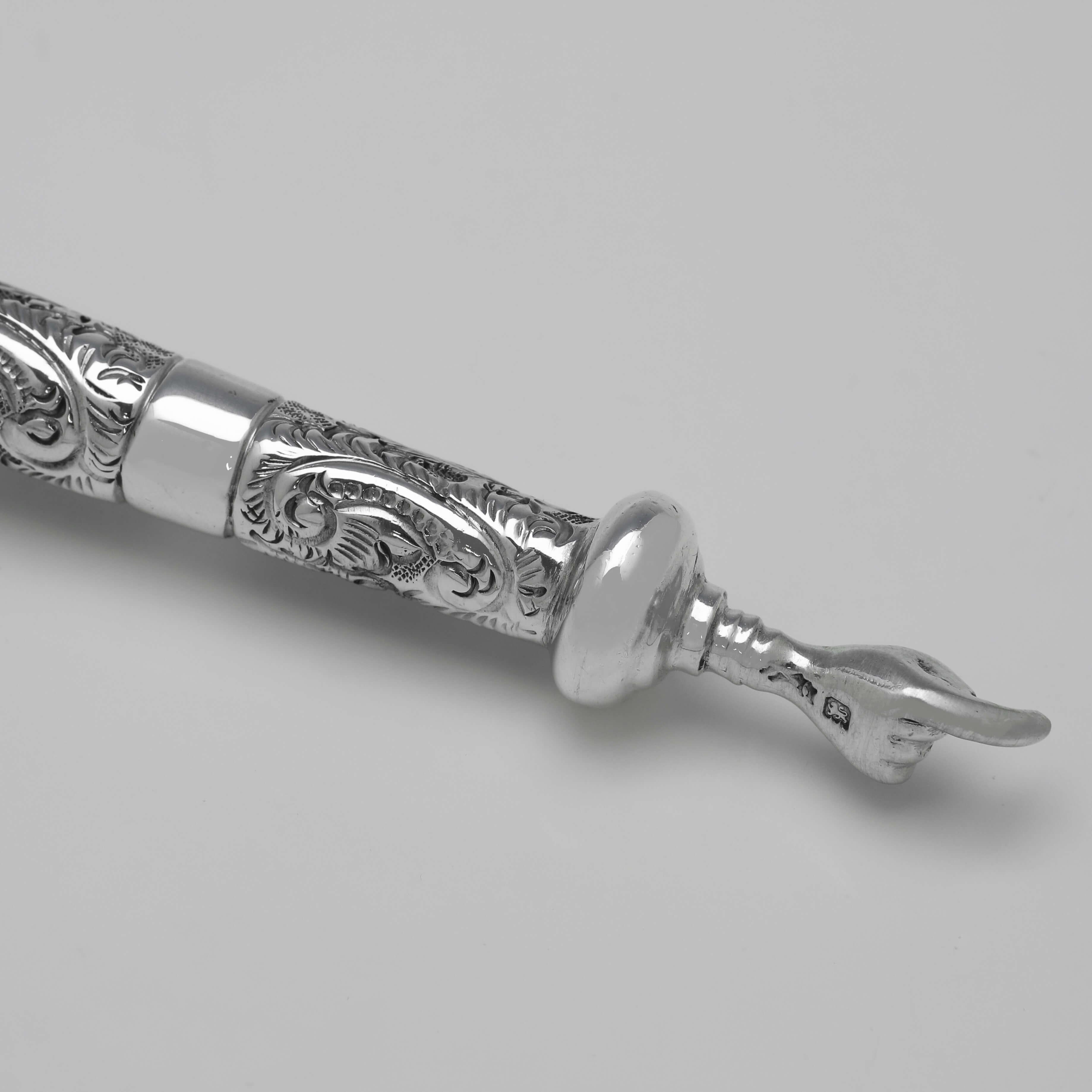 Early 20th Century Sterling Silver Torah Pointer or Yad - Hallmarked in London in 1929 For Sale