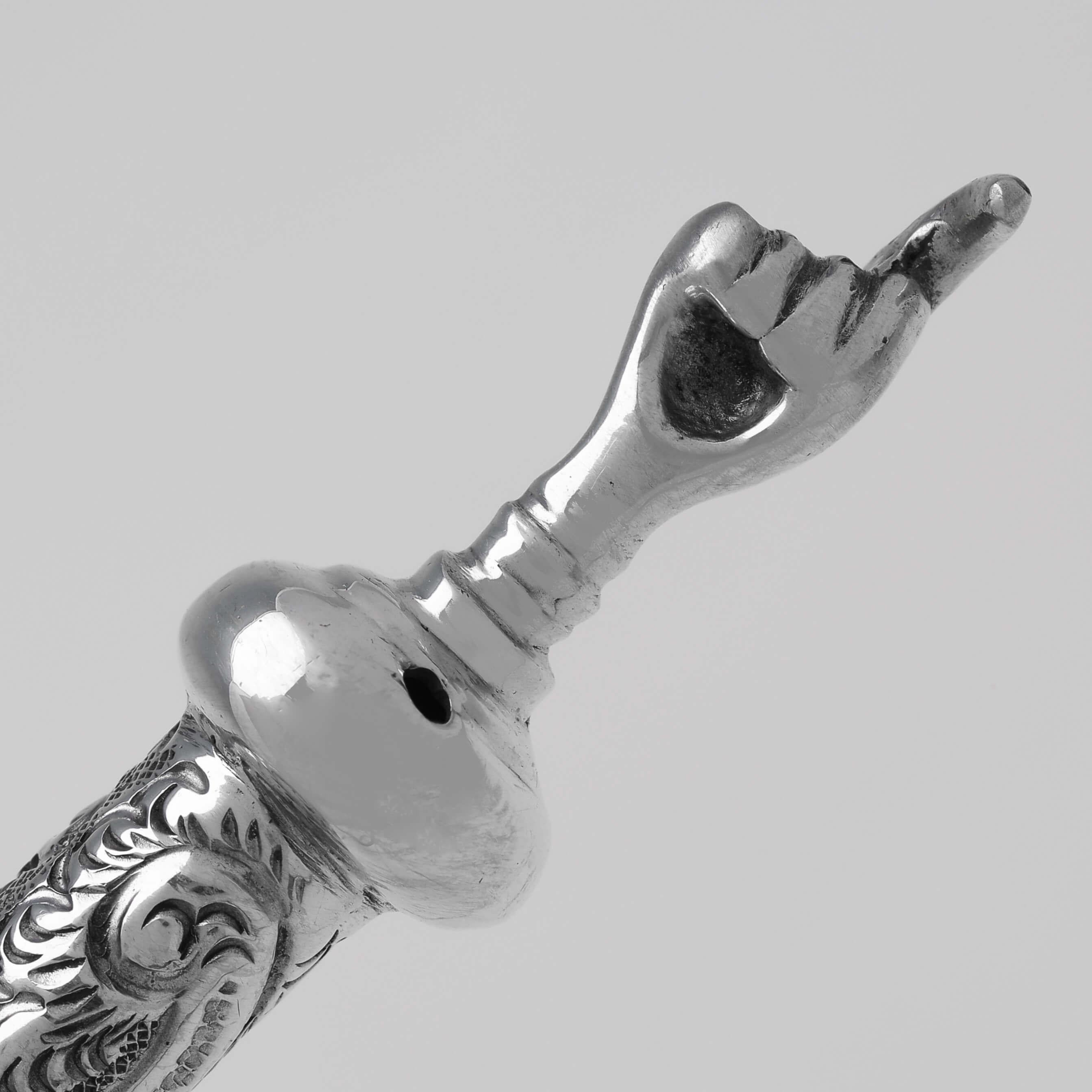 Début du 20ème siècle Torah Pointer ou Yad en argent sterling, poinçonné à Londres en 1929 en vente