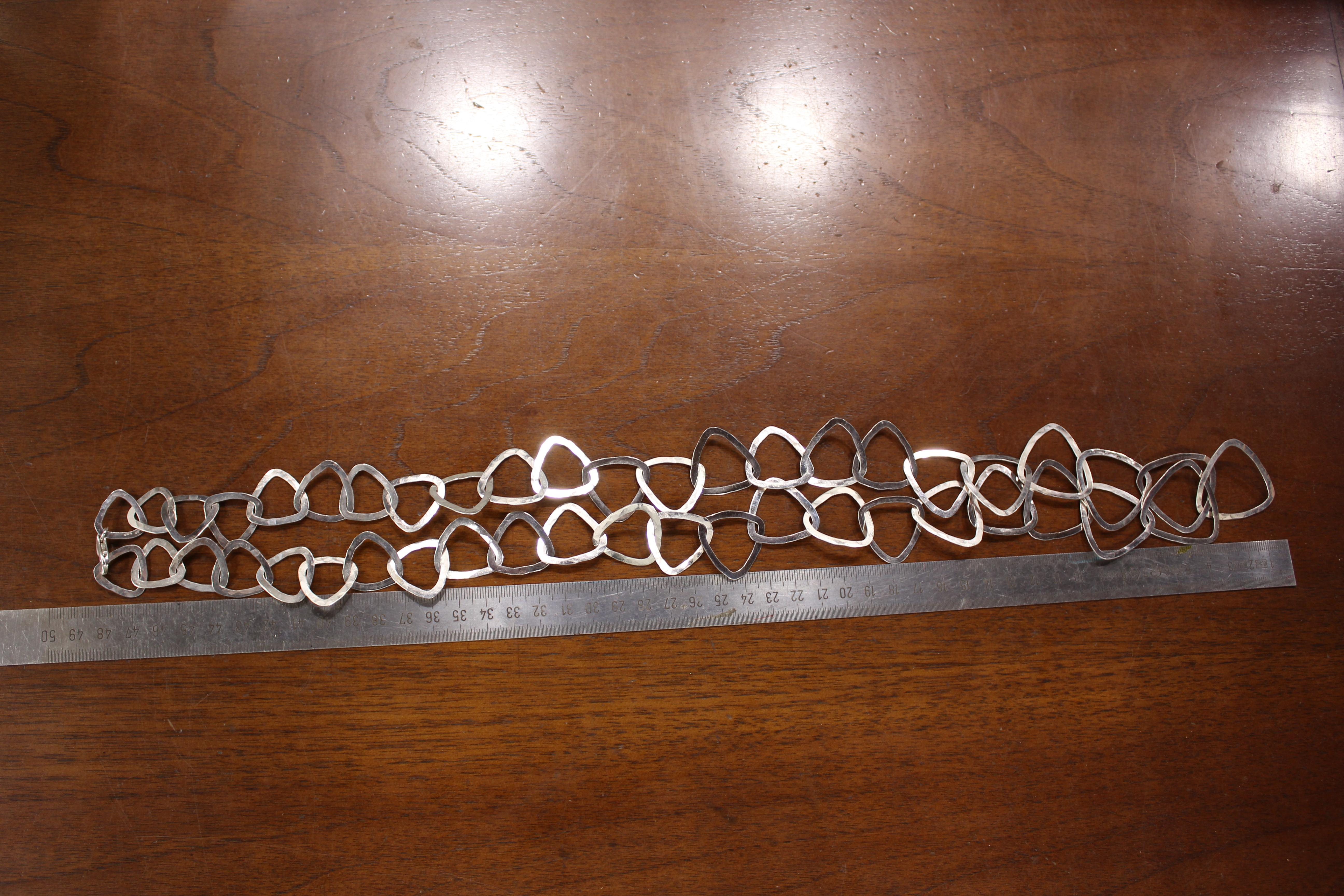 Halskette aus Sterlingsilber, Dreiecksform, handgefertigt, Italien im Angebot 1