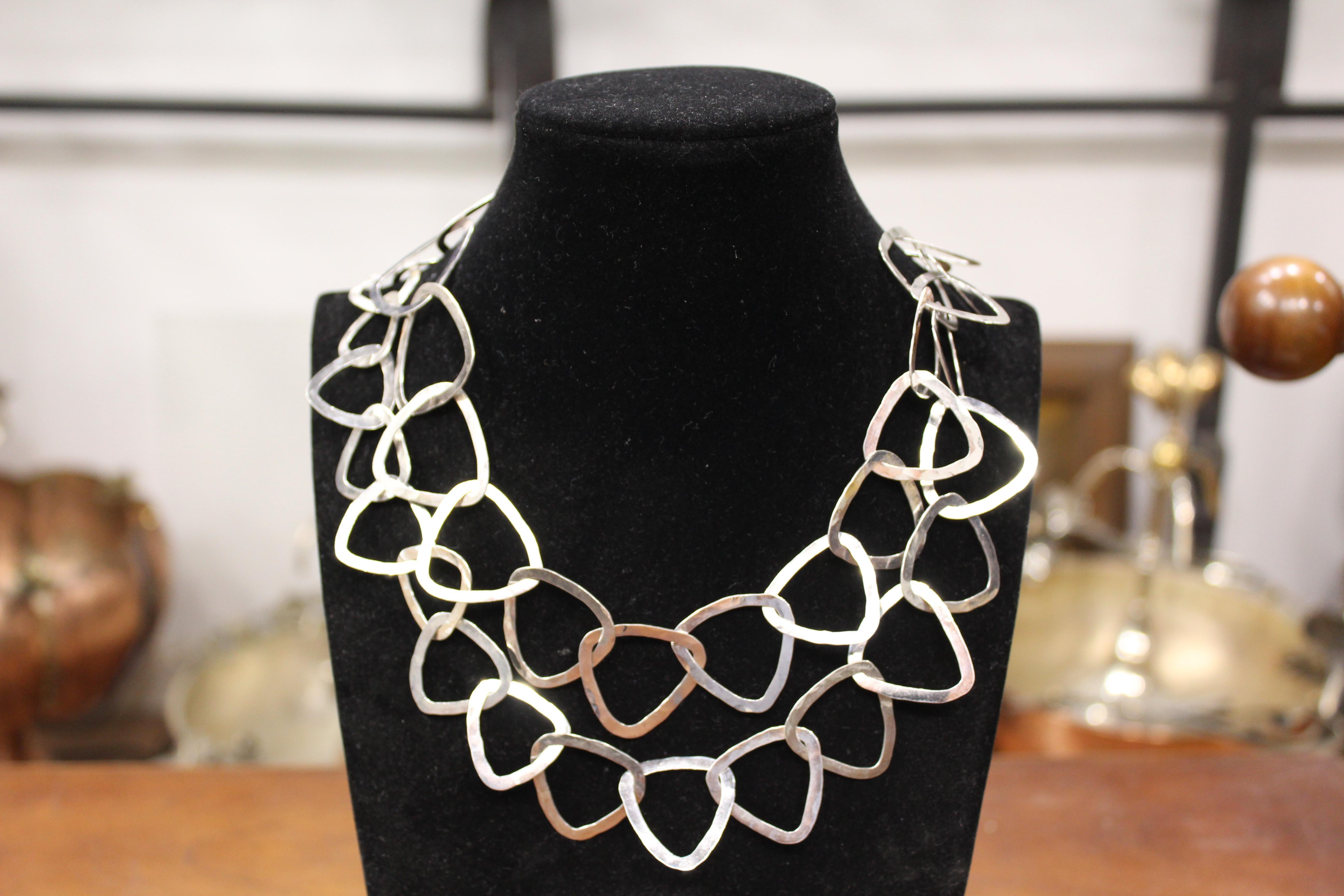 Halskette aus Sterlingsilber, Dreiecksform, handgefertigt, Italien im Angebot 2
