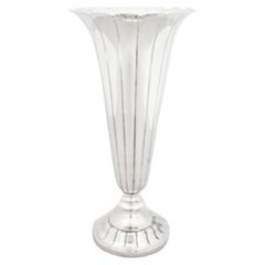 Vase trompette en argent sterling