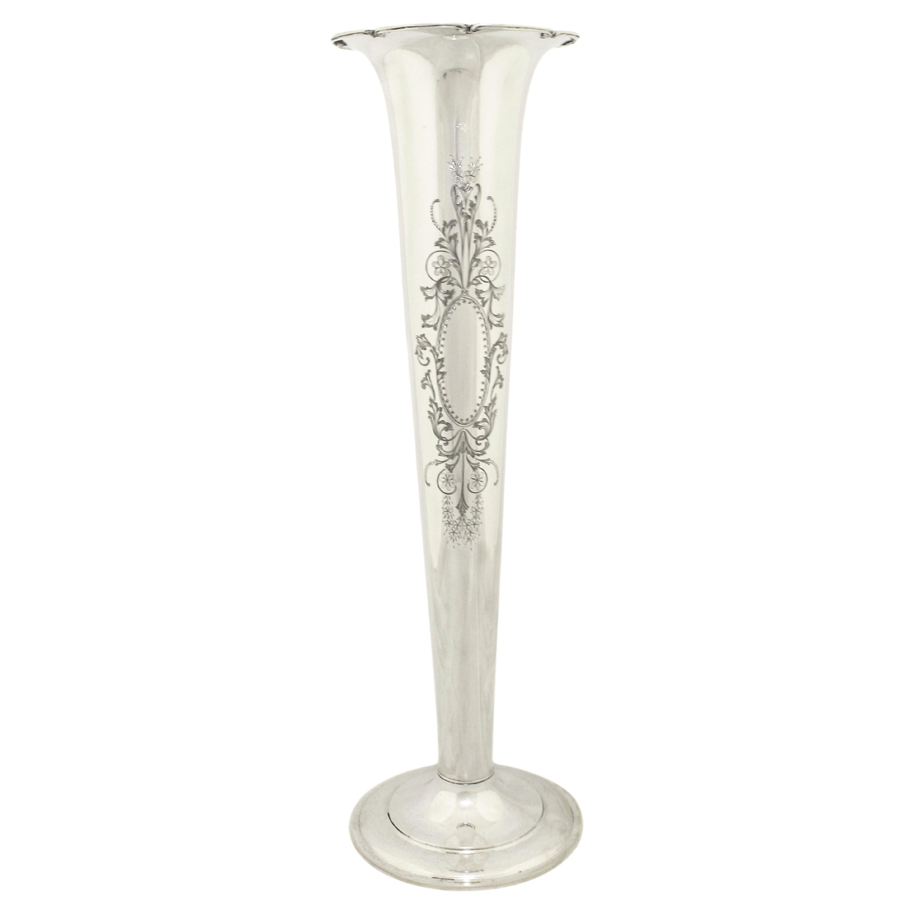 Trompetenvase aus Sterling Silber