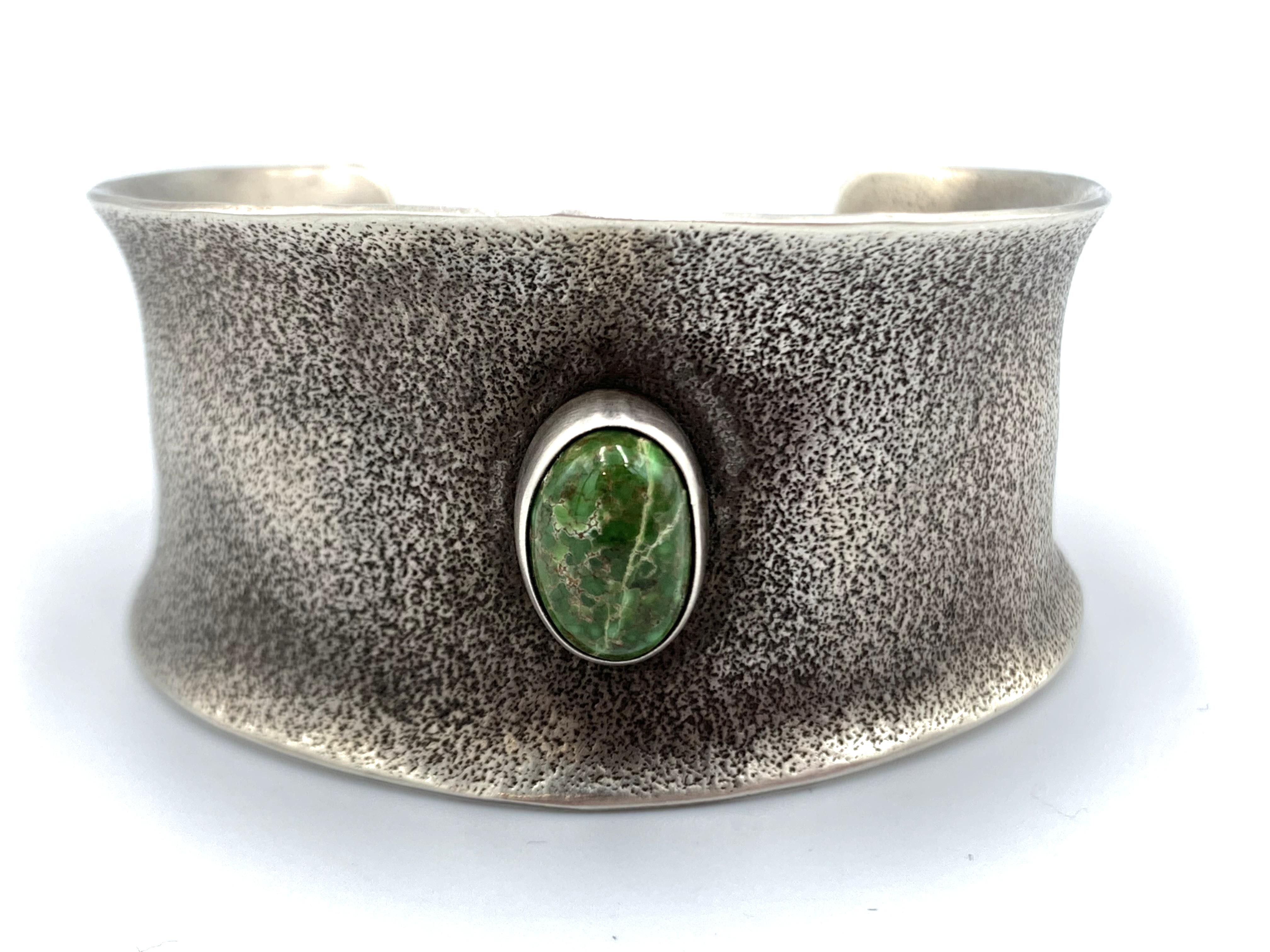 Bracciale in tufo d'argento con turchesi del lago Carico di Julian Chavez in vendita 5