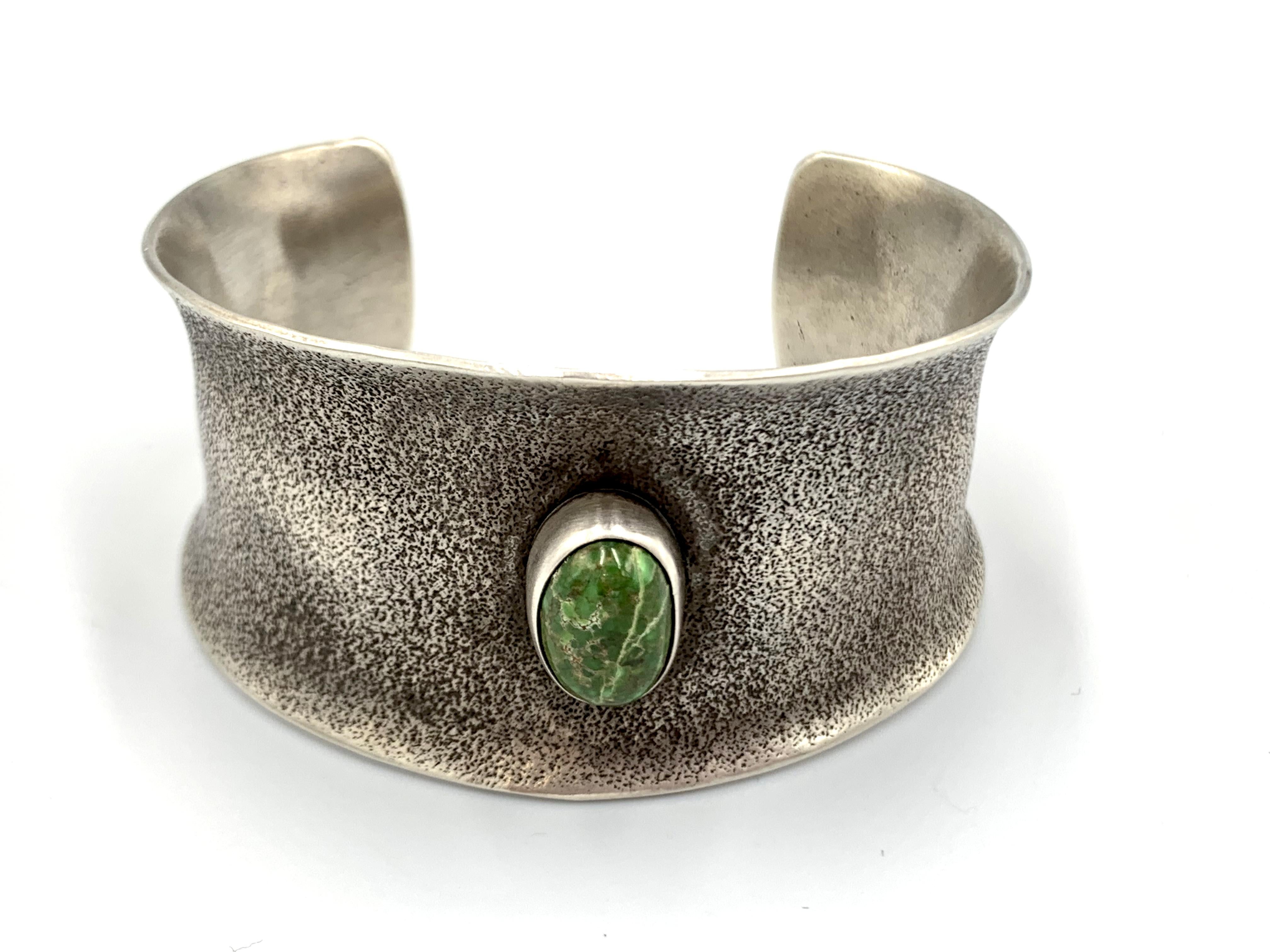 Bracciale in tufo d'argento con turchesi del lago Carico di Julian Chavez in vendita 6