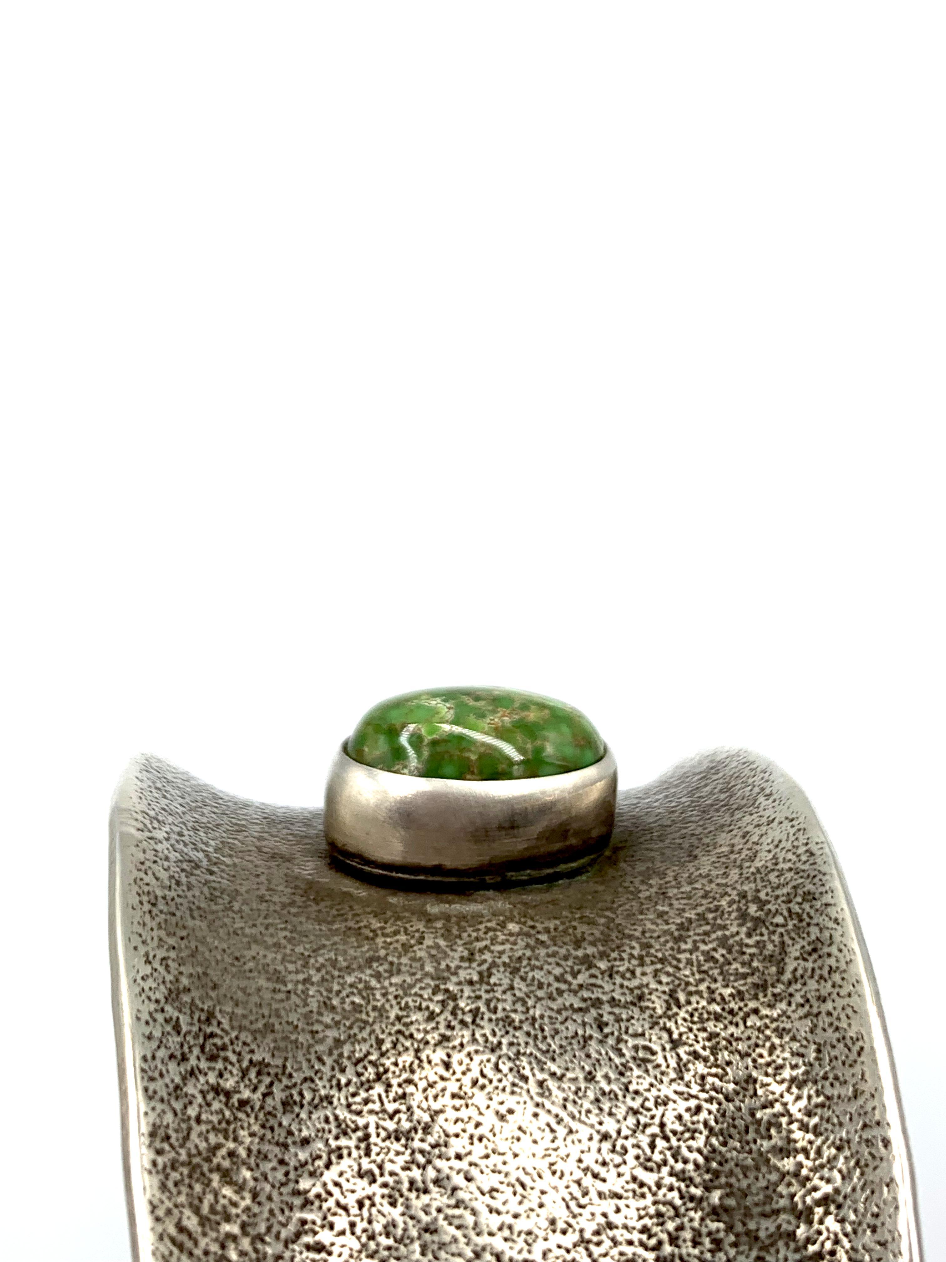 Bracciale in tufo d'argento con turchesi del lago Carico di Julian Chavez in vendita 3