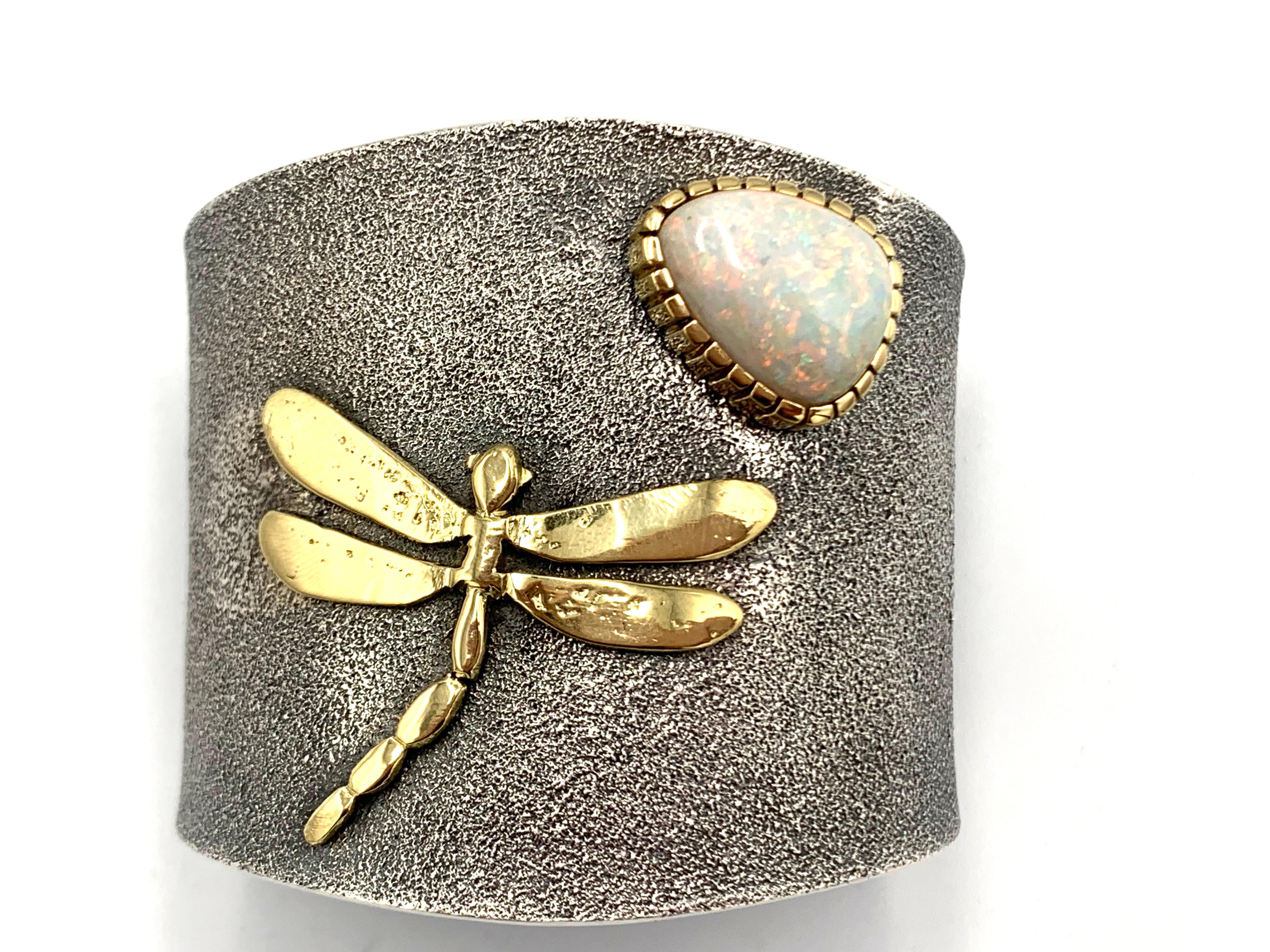Polsino in tufo d'argento con libellula e opale d'oro 18 carati di Philander Begay in vendita 8