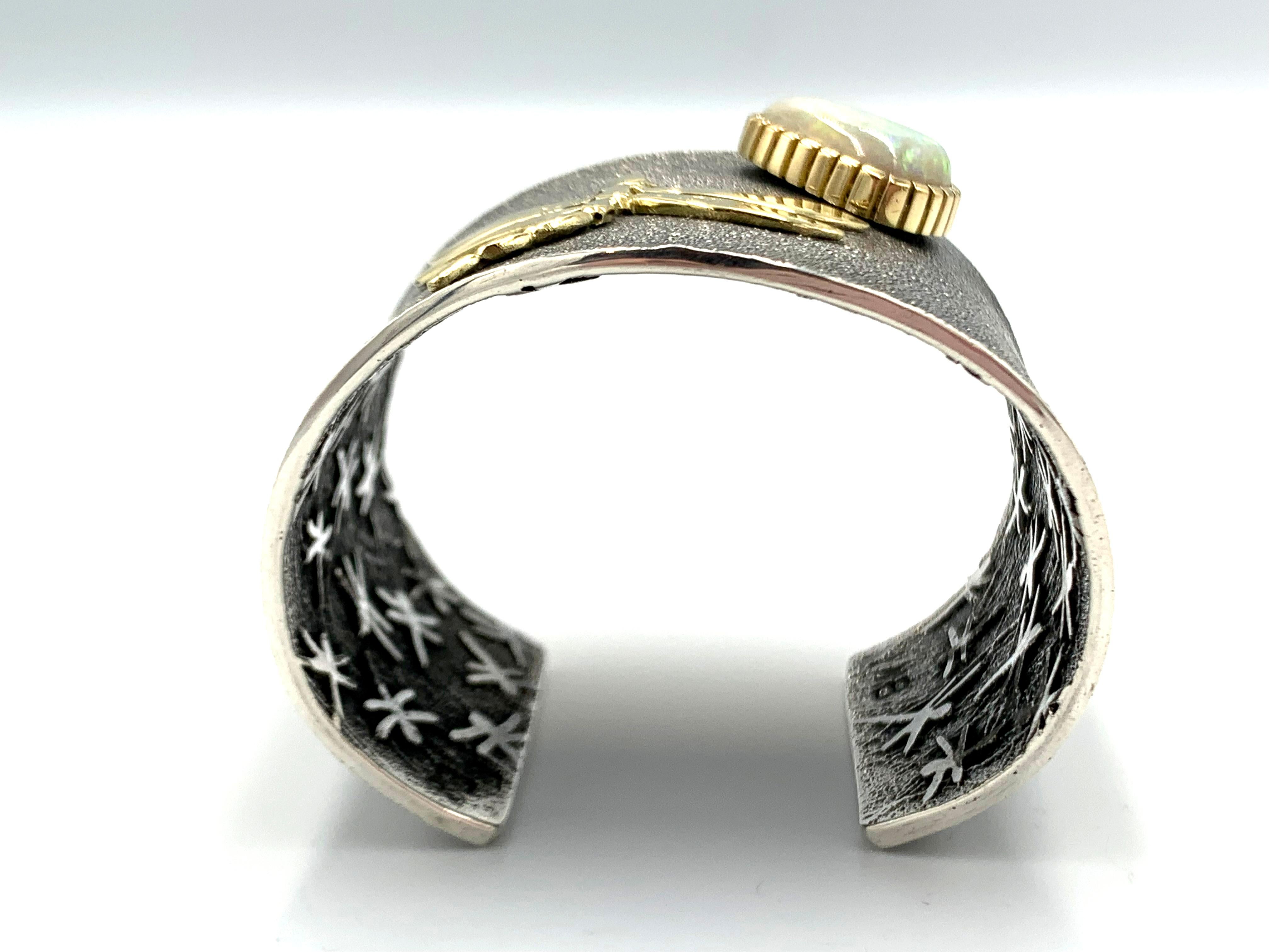 Polsino in tufo d'argento con libellula e opale d'oro 18 carati di Philander Begay in vendita 13