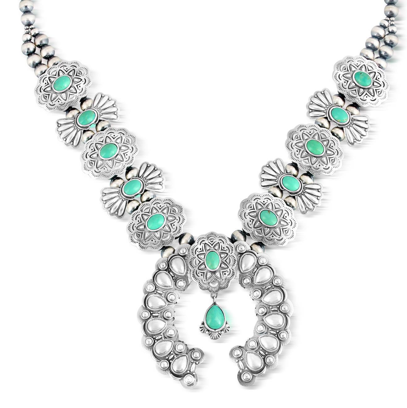 • Concha et stations papillon avec cabochon ovale de Turquoise verte ; design naja central avec concha et pierres ovales pendantes en forme de poire de Turquoise verte ; double rangée de perles rayées se gradue en une seule rangée ; finition