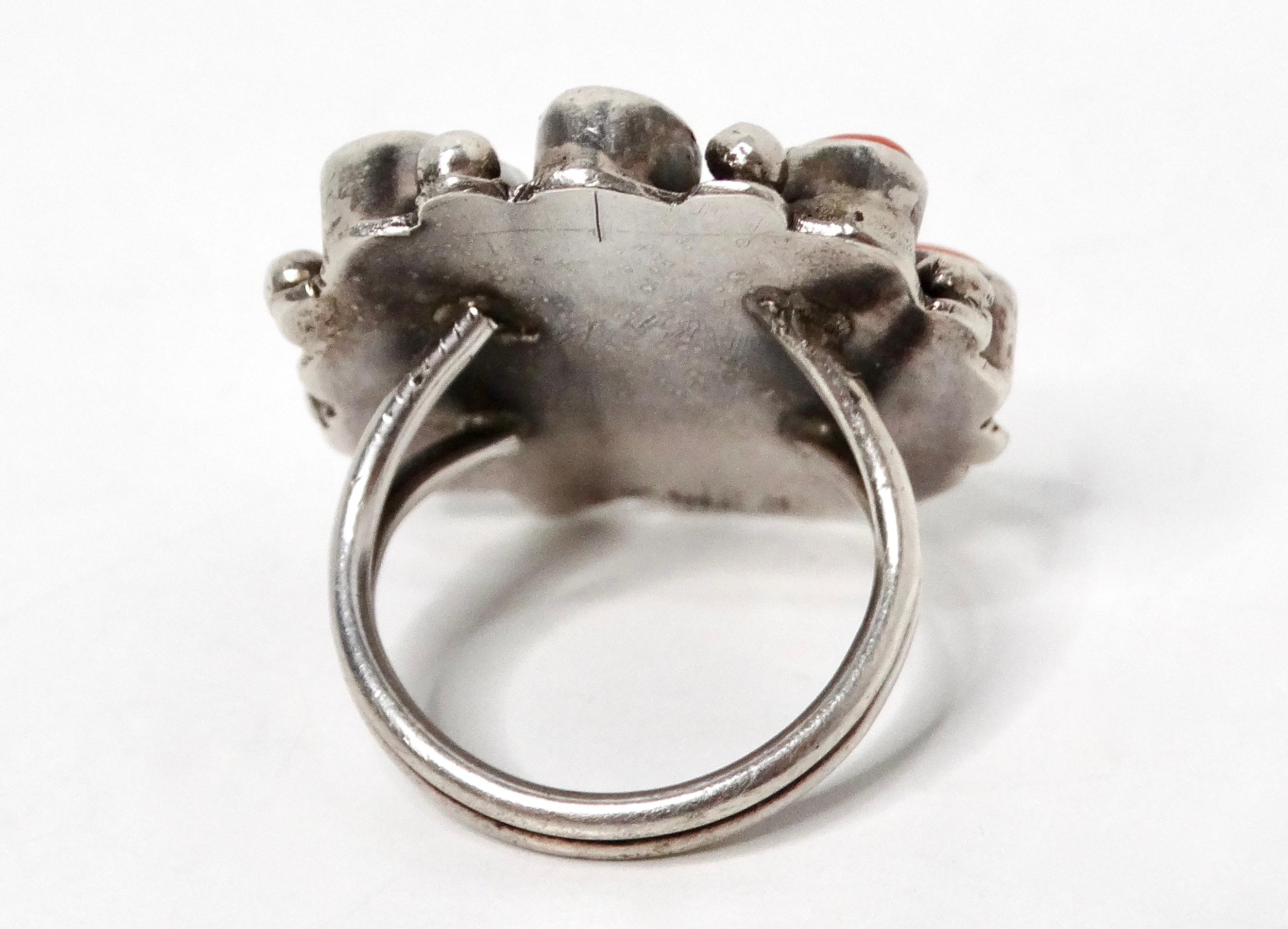 A Silver Turquoise & Coral Flower Motif Ring circa 1970s Pour femmes en vente