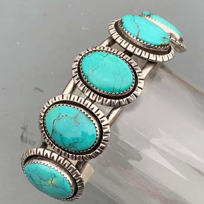 Navajo Sterling Silver Turquoise Cuff Bracelet In Good Condition For Sale In Monroe Township, NJ
