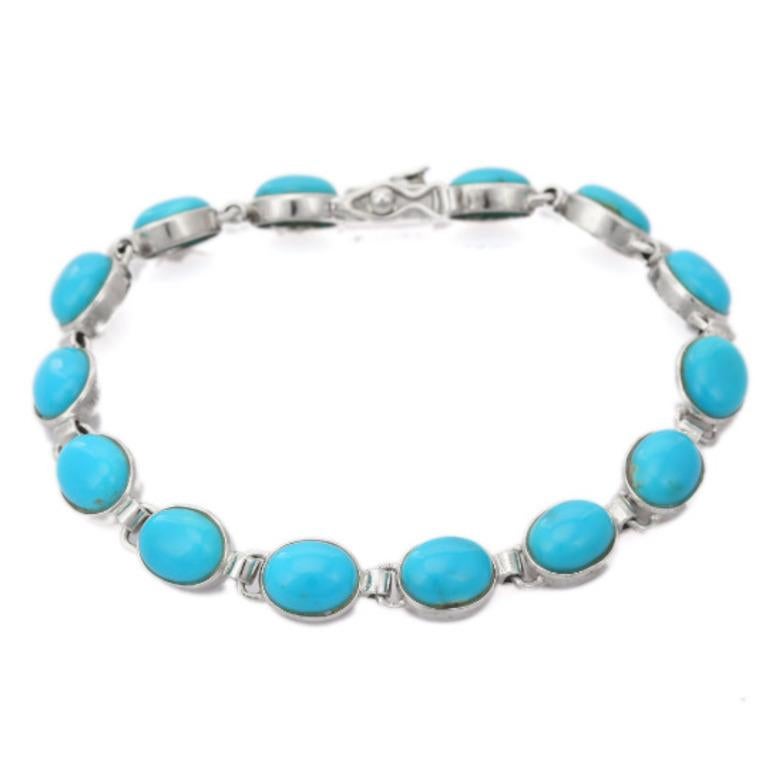 Il bracciale con gemma turchese in argento sterling mette in mostra un turchese naturale infinitamente scintillante, del peso di 27 carati. Misura 8 pollici di lunghezza. 
Il turchese stimola la concentrazione e riduce lo stress. 
Progettato con un