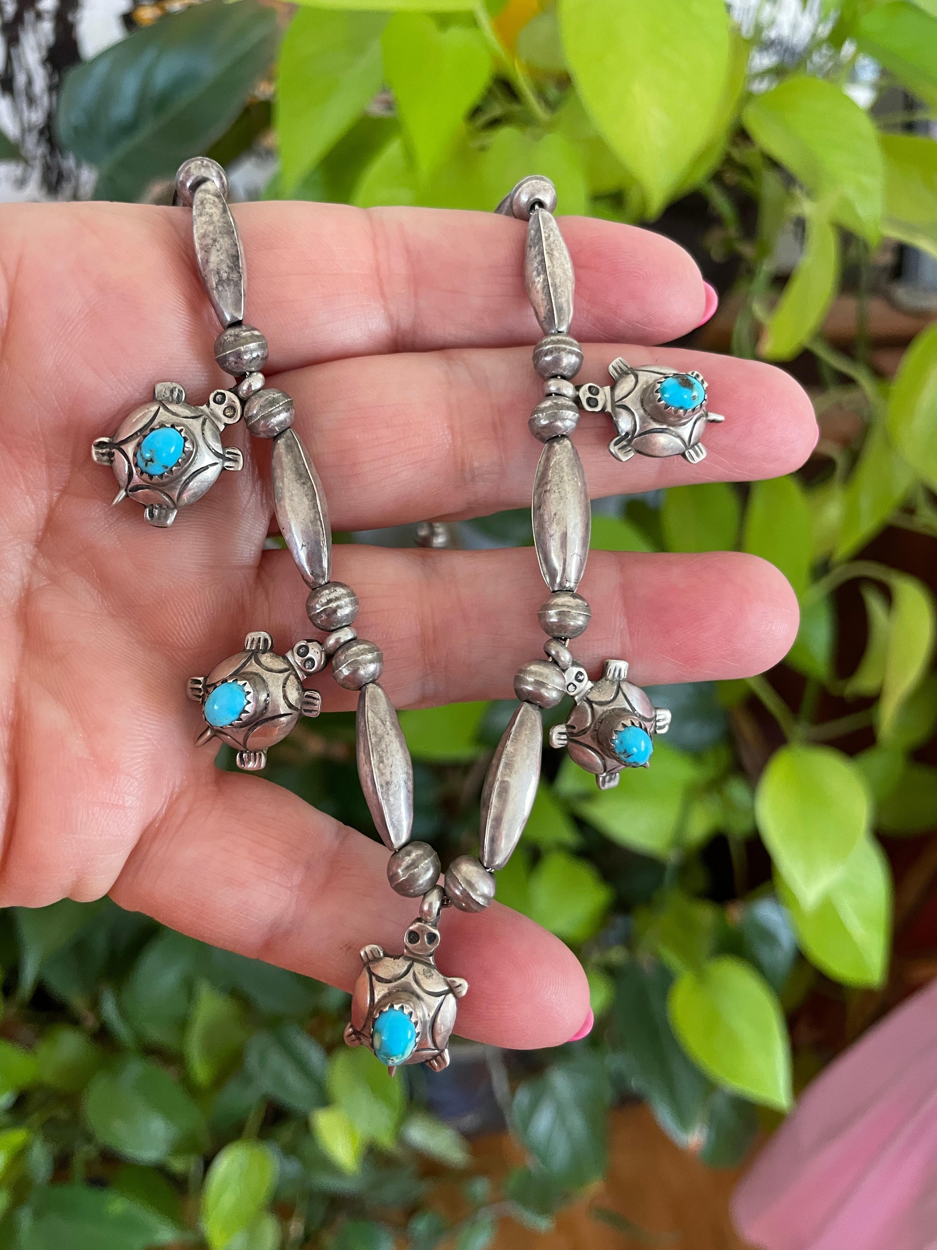 Sterling Silver Turquoise Turtle Fetish Necklace Old Pawn Native American In Good Condition For Sale In Wallkill, NY