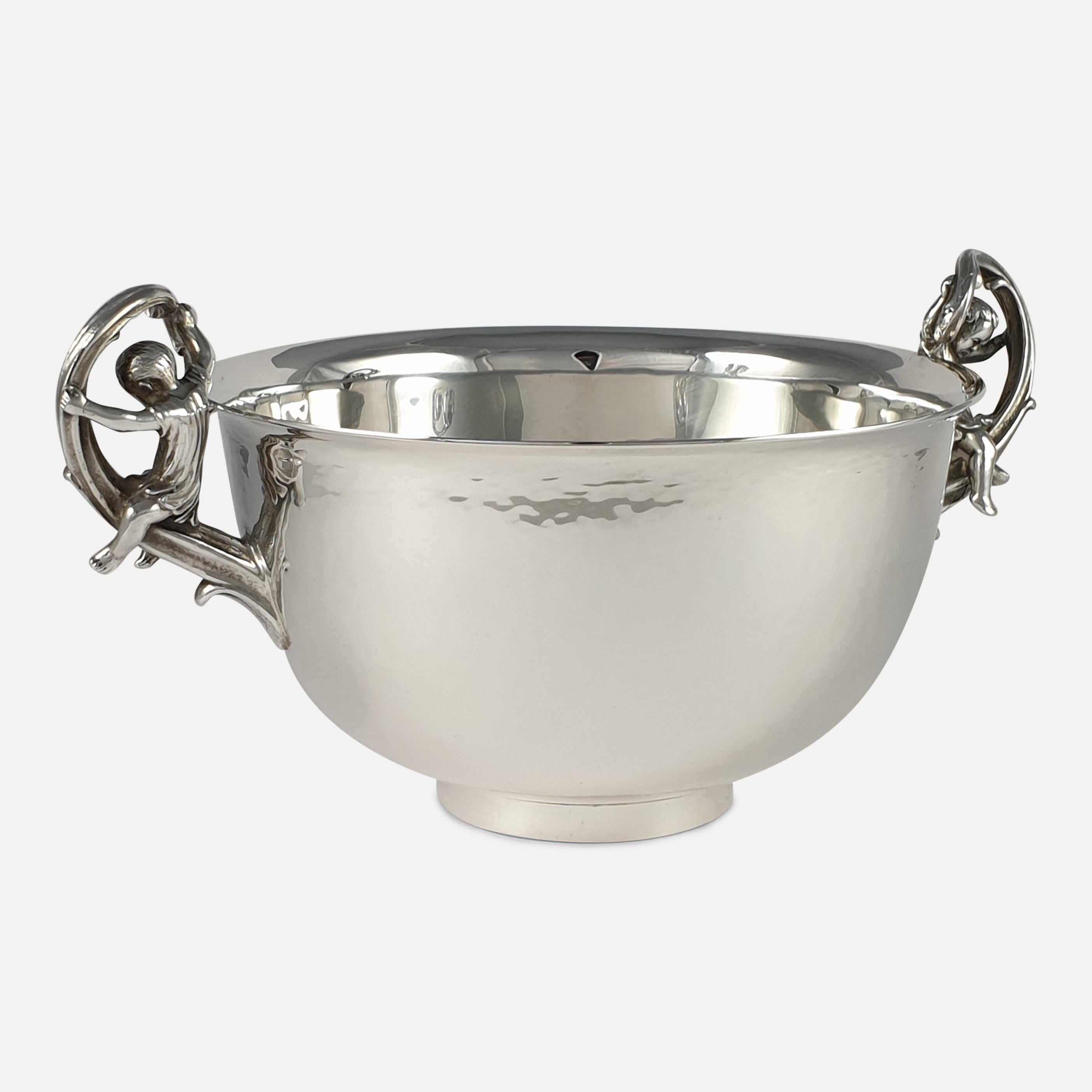 Sterling Silver Twin-Handled Bowl, Leslie G. Durbin, London, 1982 For Sale 4