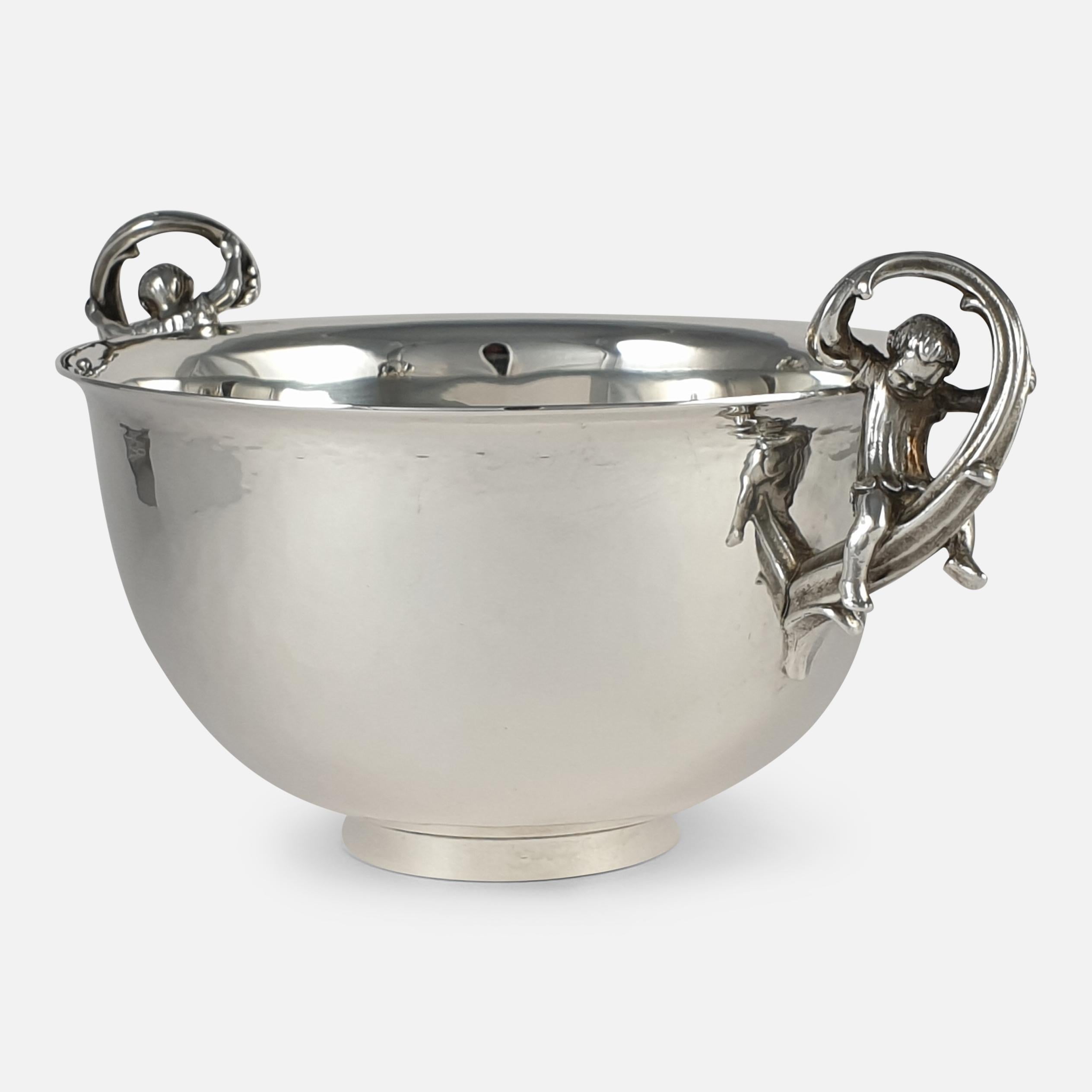 British Sterling Silver Twin-Handled Bowl, Leslie G. Durbin, London, 1982 For Sale