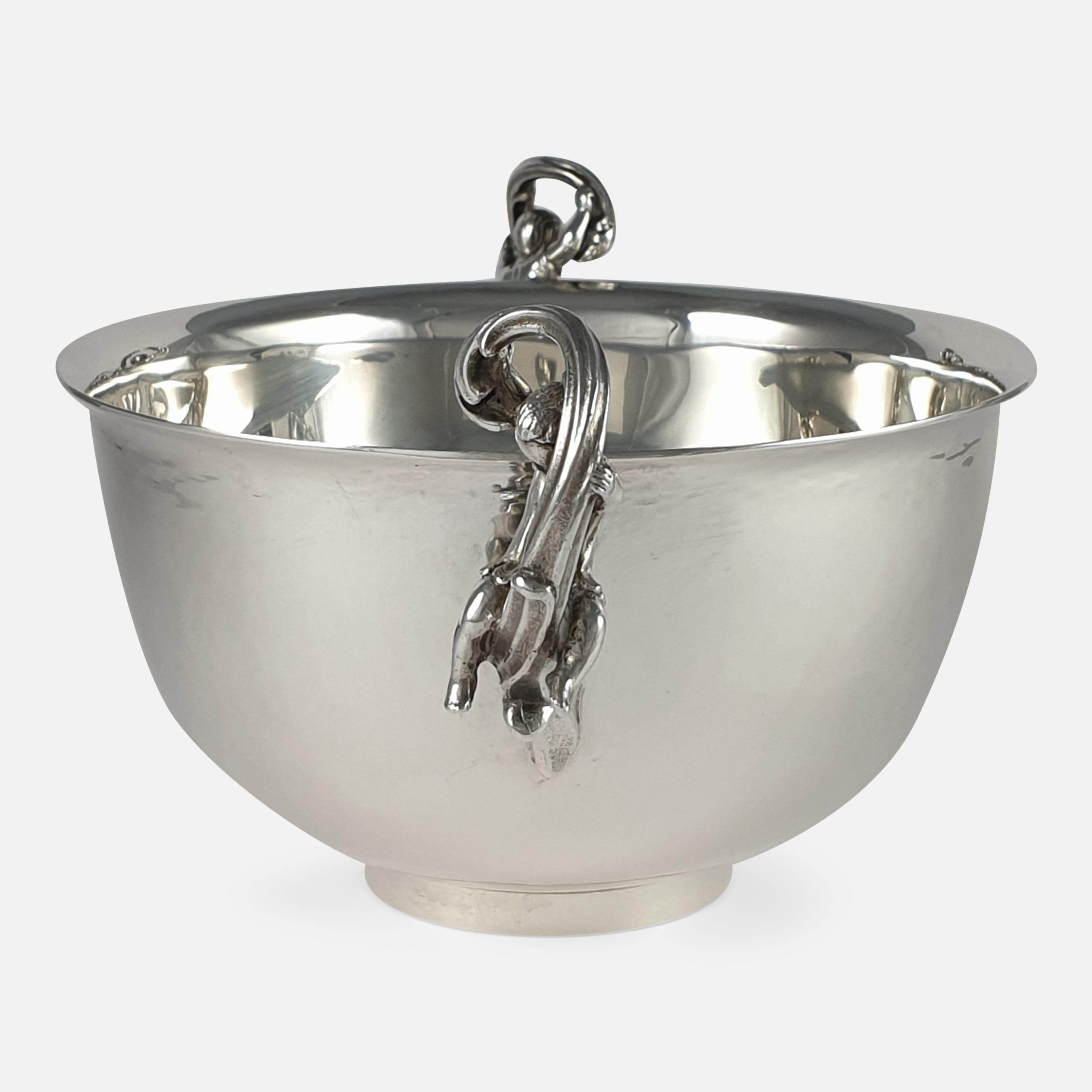 Sterling Silver Twin-Handled Bowl, Leslie G. Durbin, London, 1982 In Good Condition For Sale In Glasgow, GB