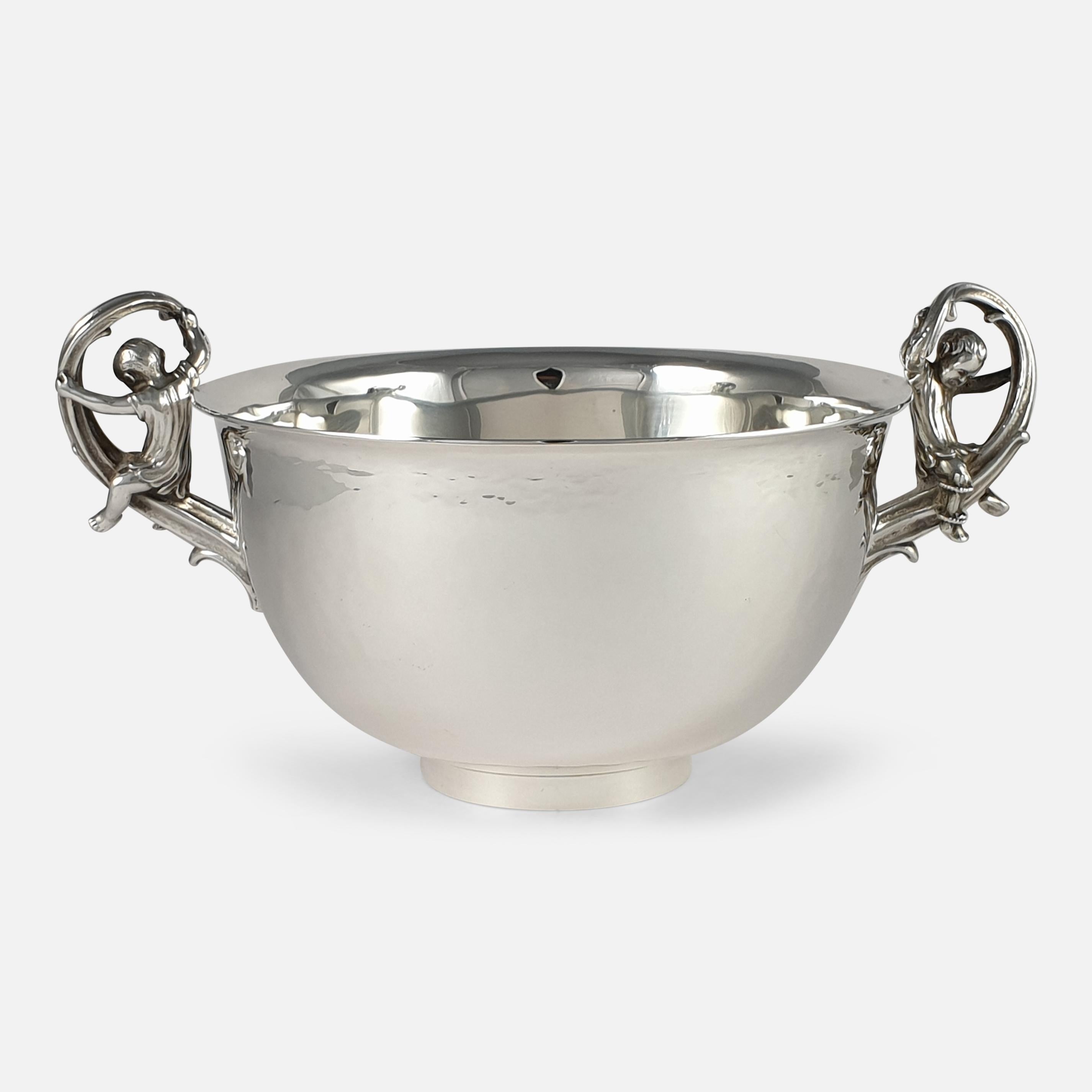Sterling Silver Twin-Handled Bowl, Leslie G. Durbin, London, 1982 For Sale 1