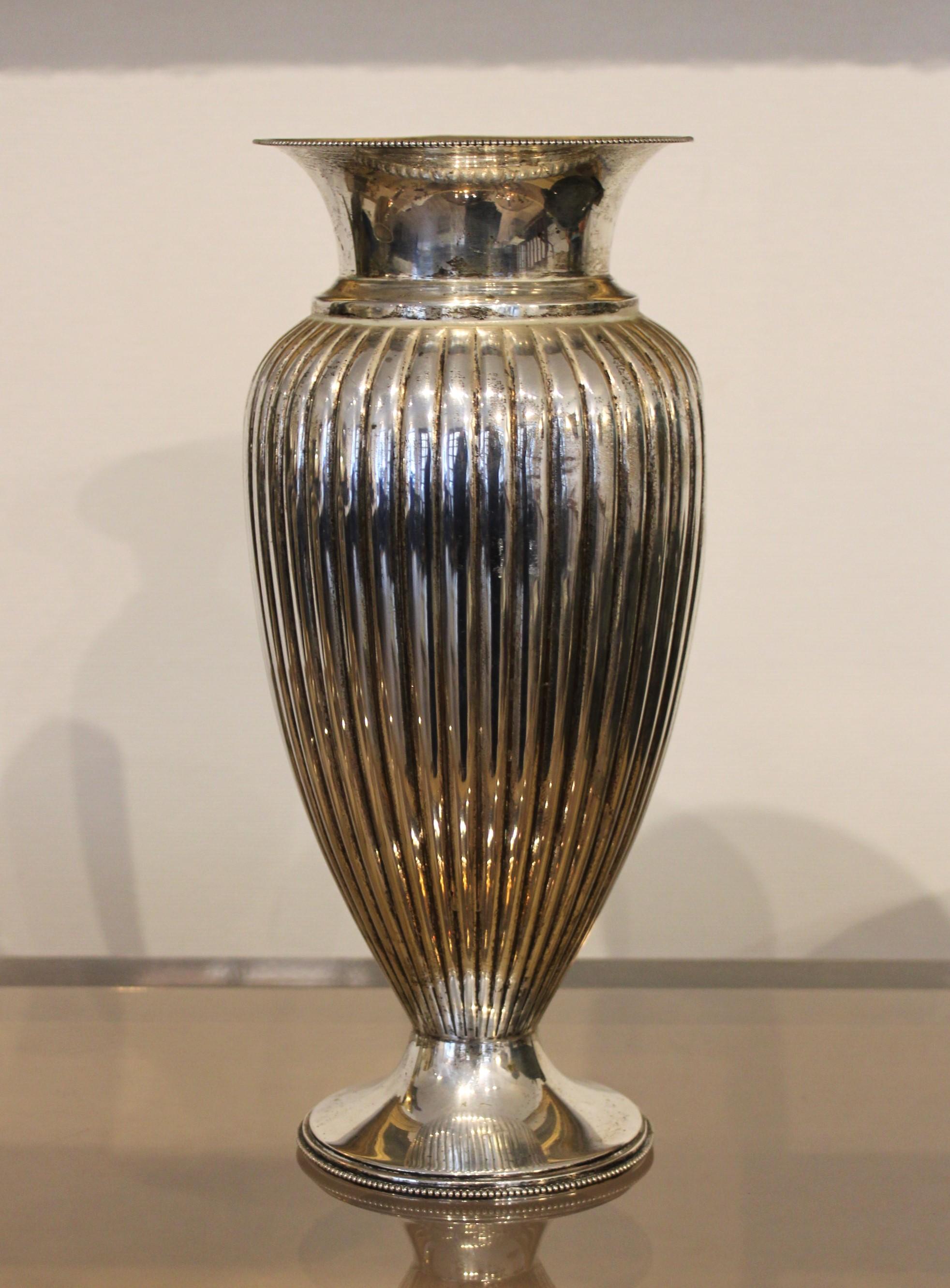 Européen Vase en argent, 20e siècle en vente