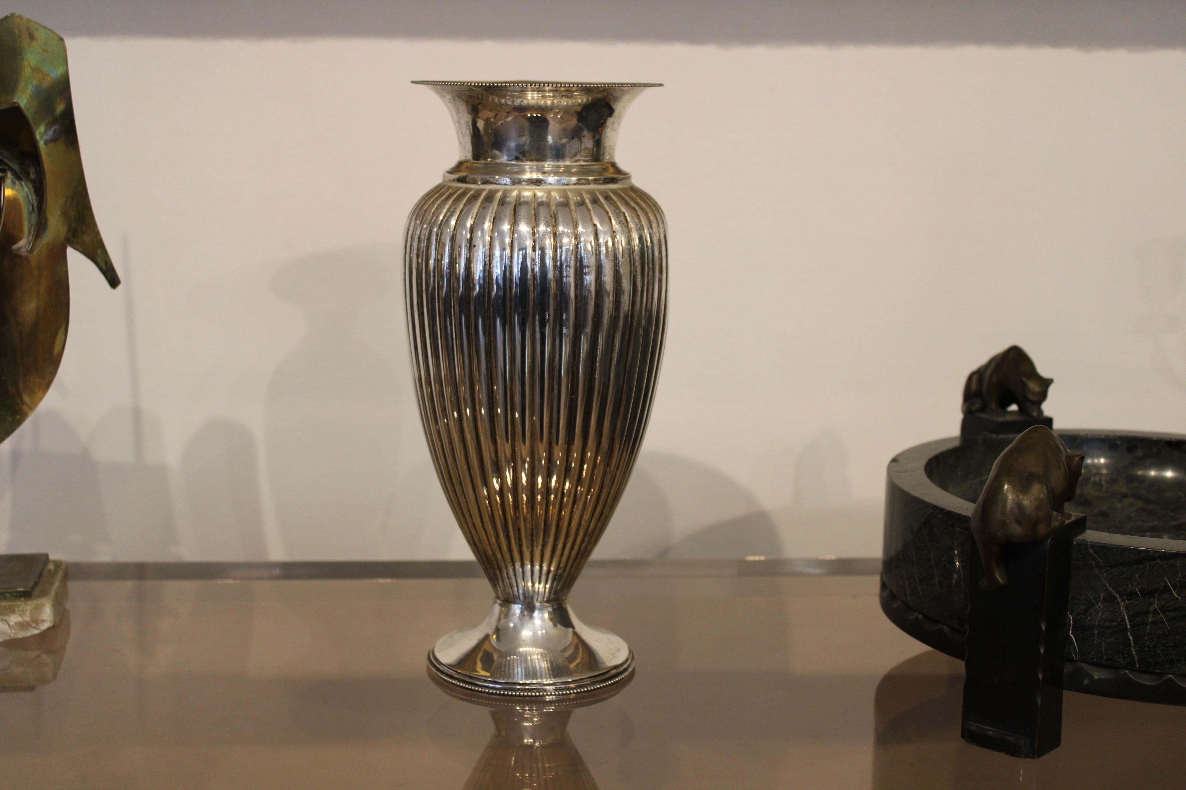 Vase en argent, 20e siècle en vente 1