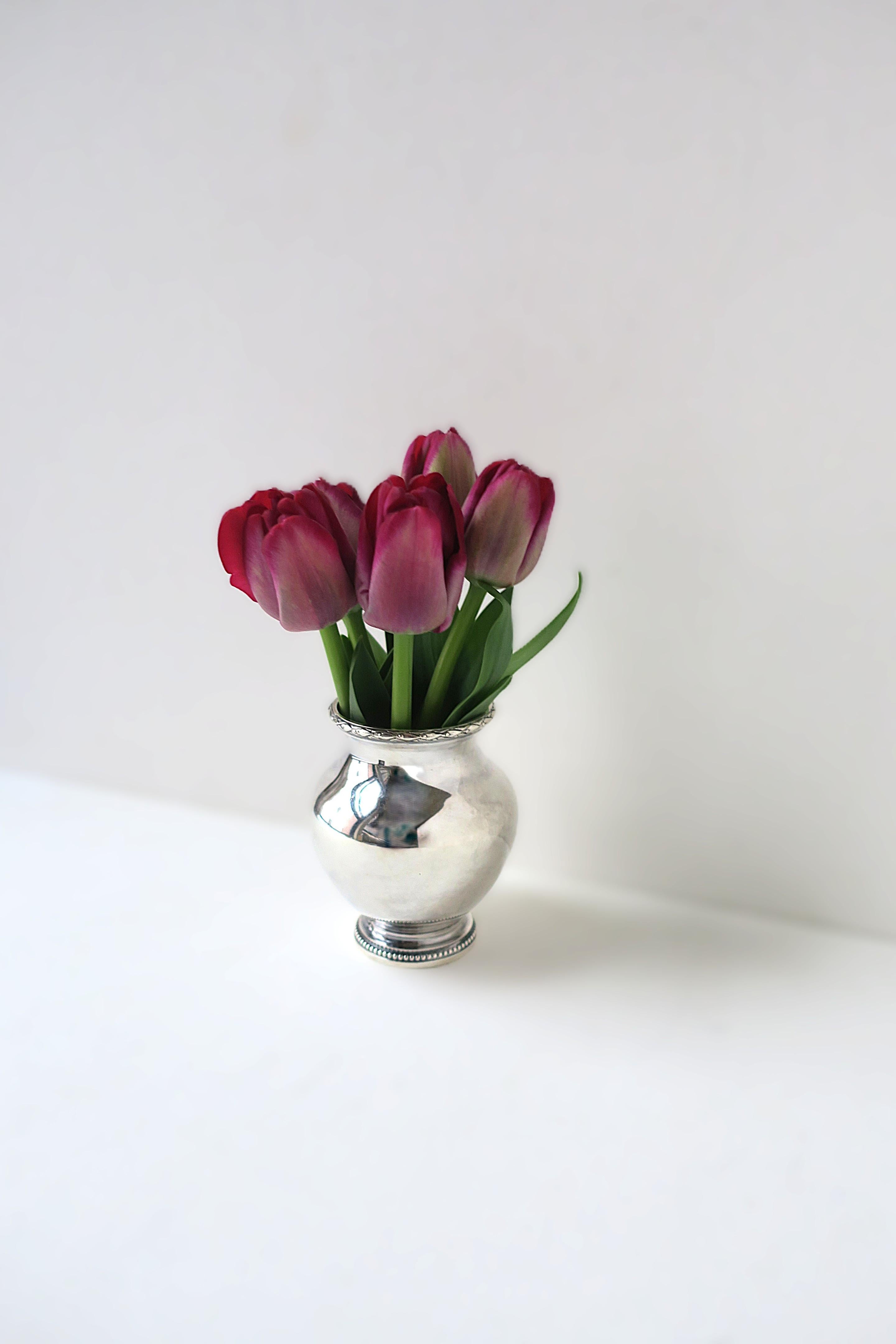Vase aus Sterlingsilber (20. Jahrhundert) im Angebot