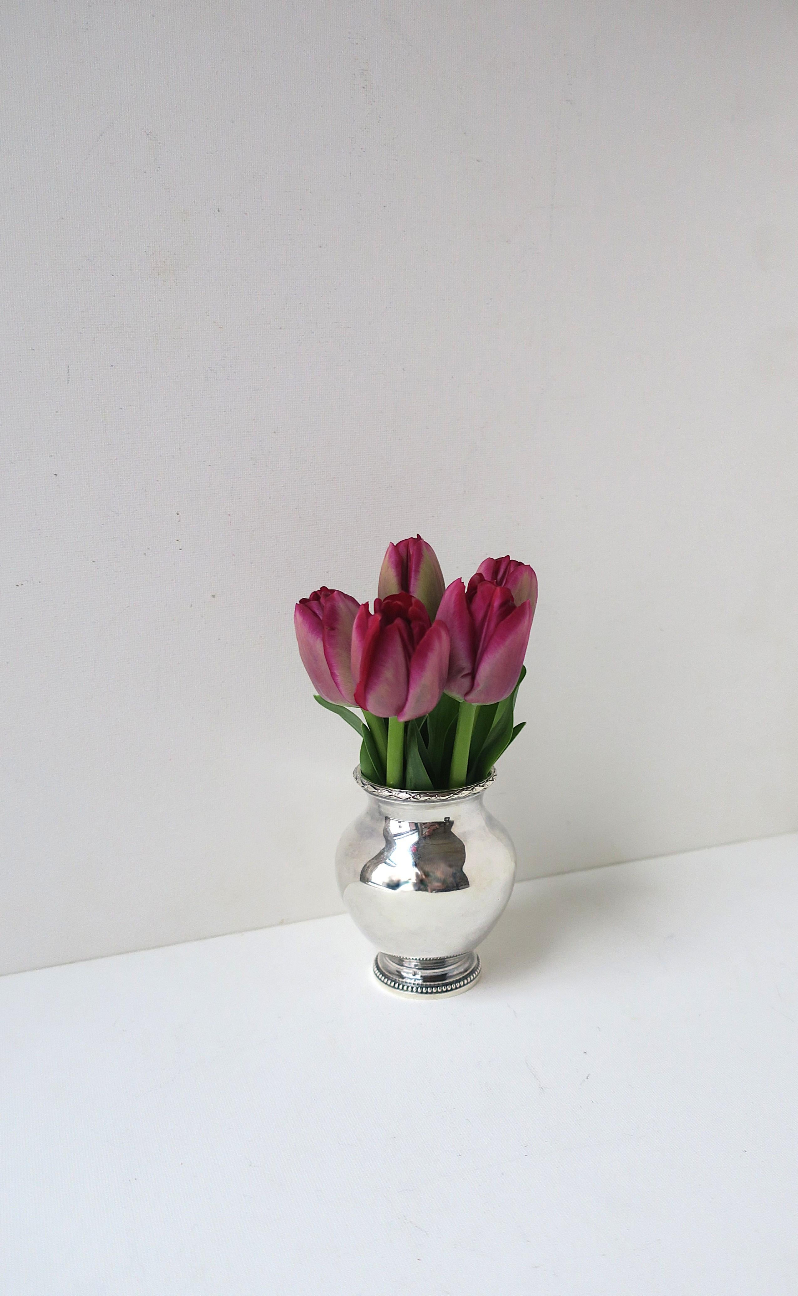 Vase aus Sterlingsilber im Angebot 2