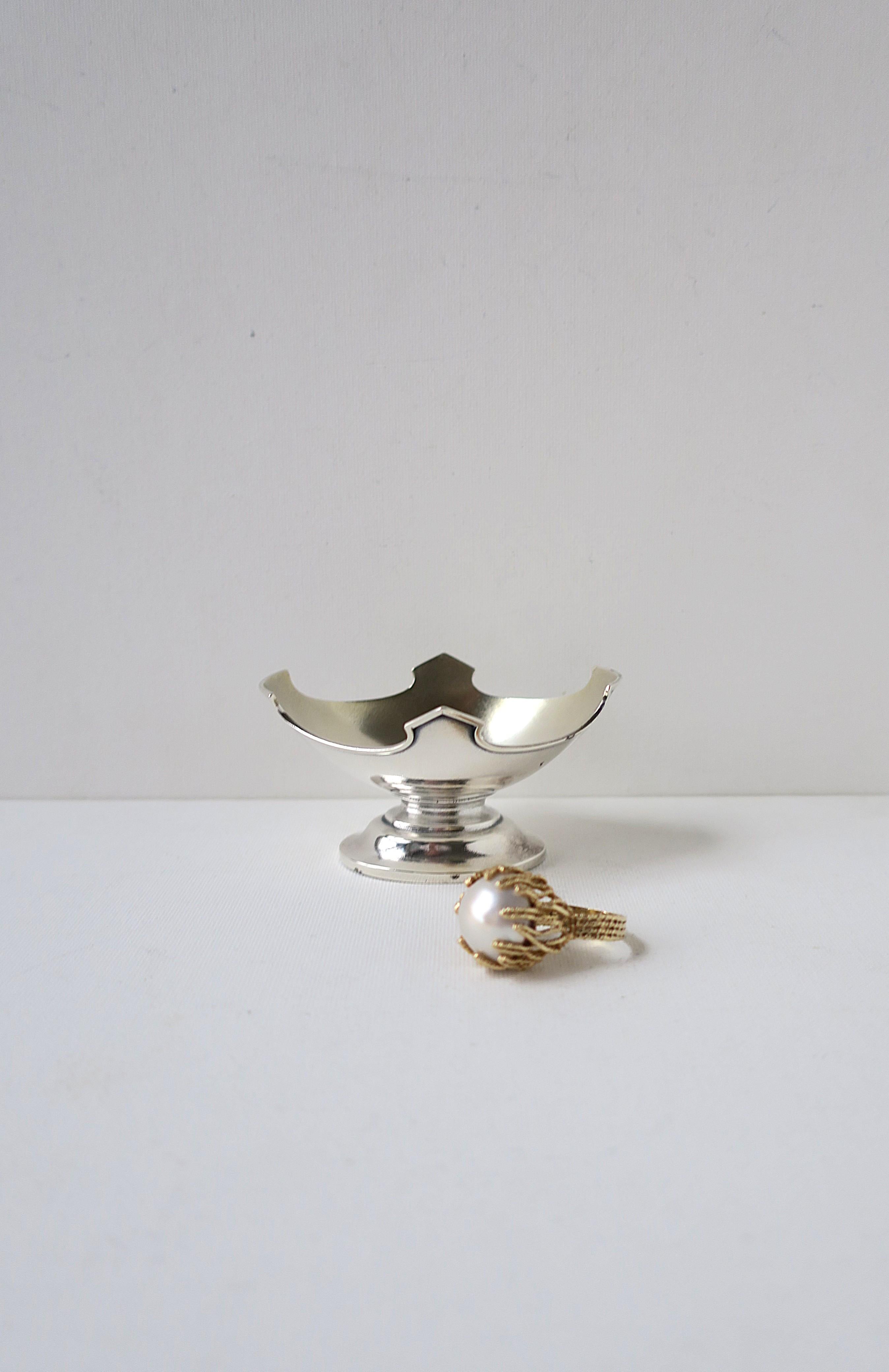 XX secolo Vaso in argento sterling in vendita