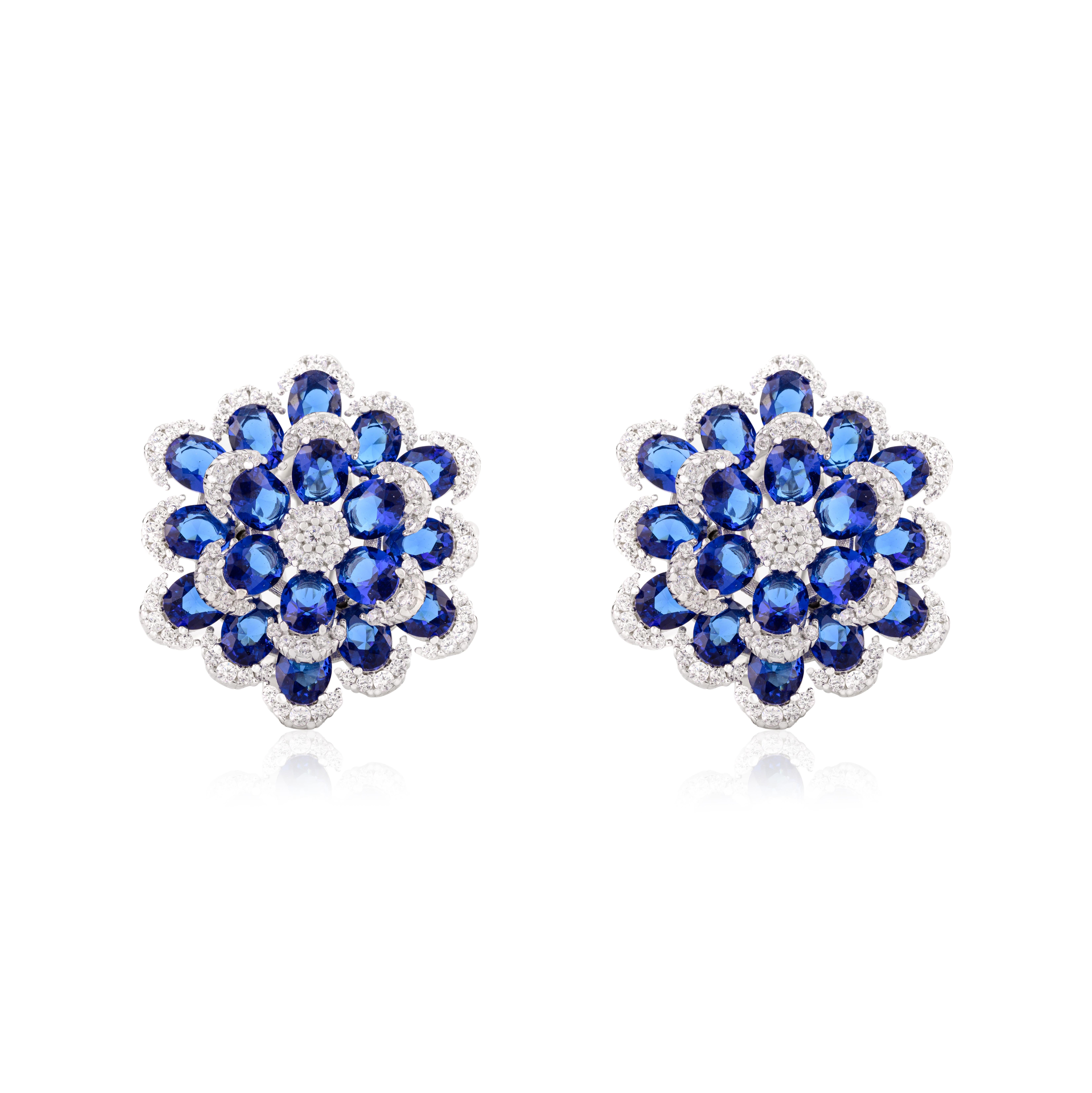 Silver Vibrant Blue Color Zircon Floral Stud Earrings Fashion Jewelry for Mom In New Condition For Sale In New York, NY