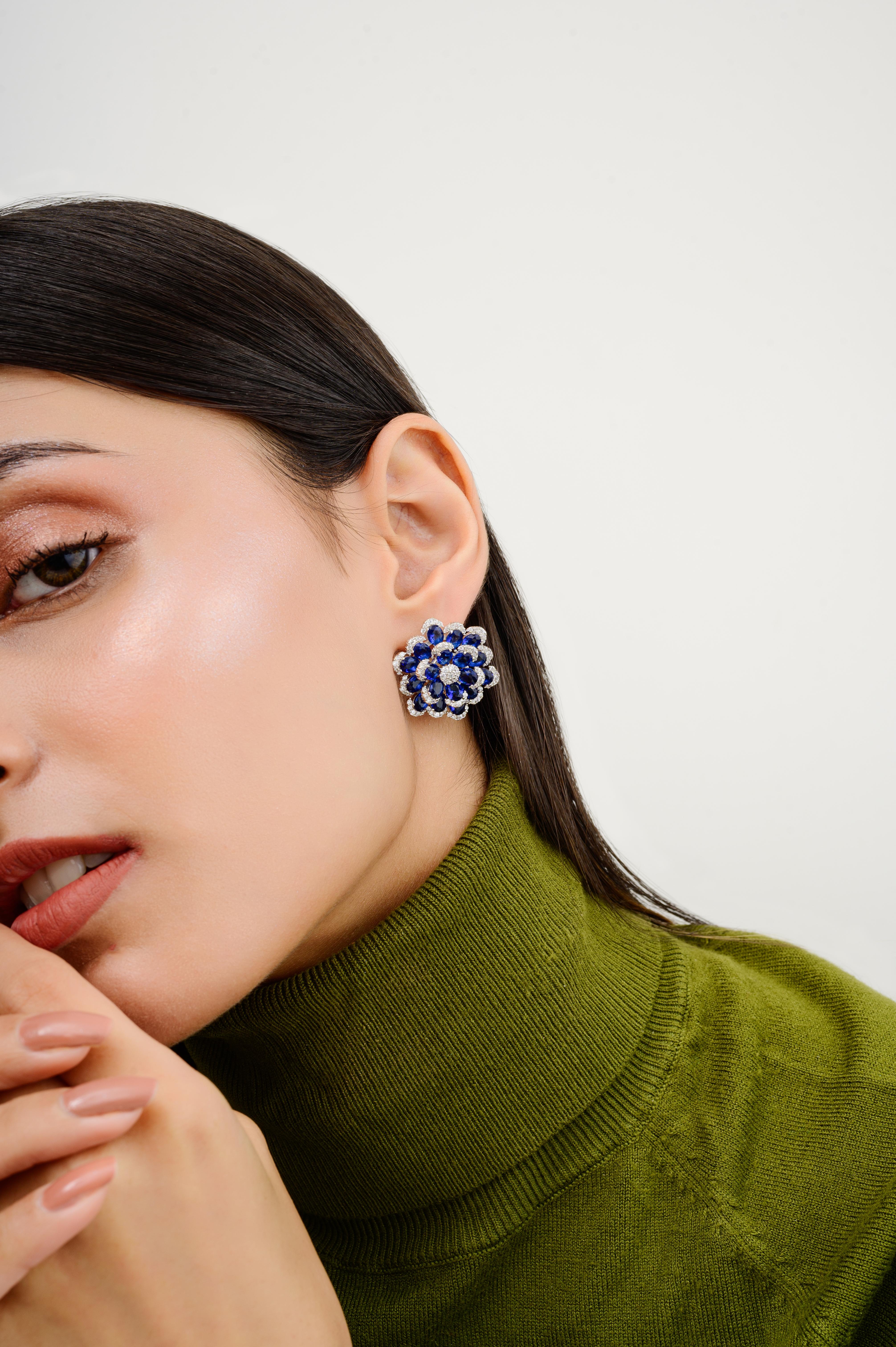 Women's Silver Vibrant Blue Color Zircon Floral Stud Earrings Fashion Jewelry for Mom For Sale