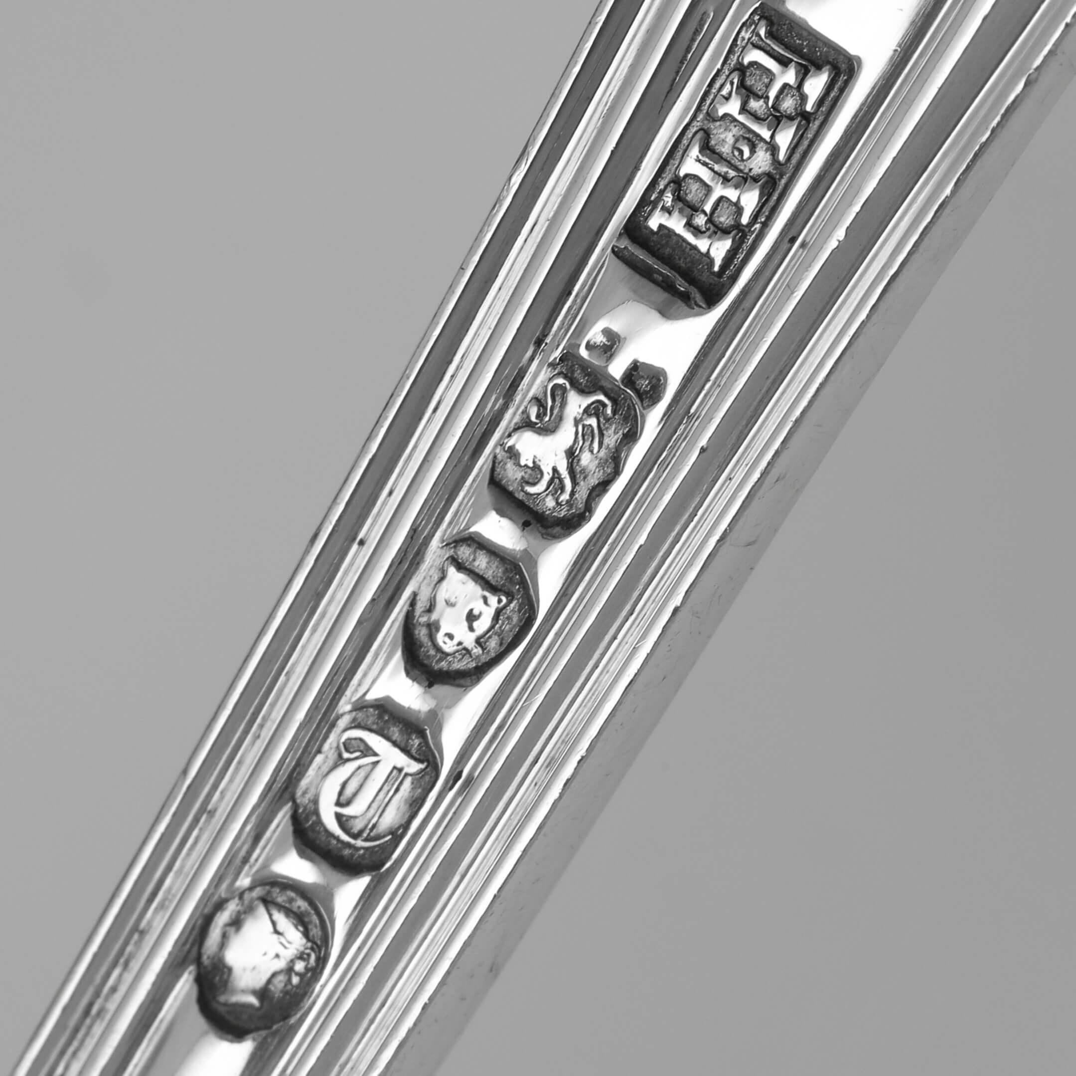 Sterling Silber 'Victoria' Muster Basting Löffel - London 1855 (Sterlingsilber) im Angebot